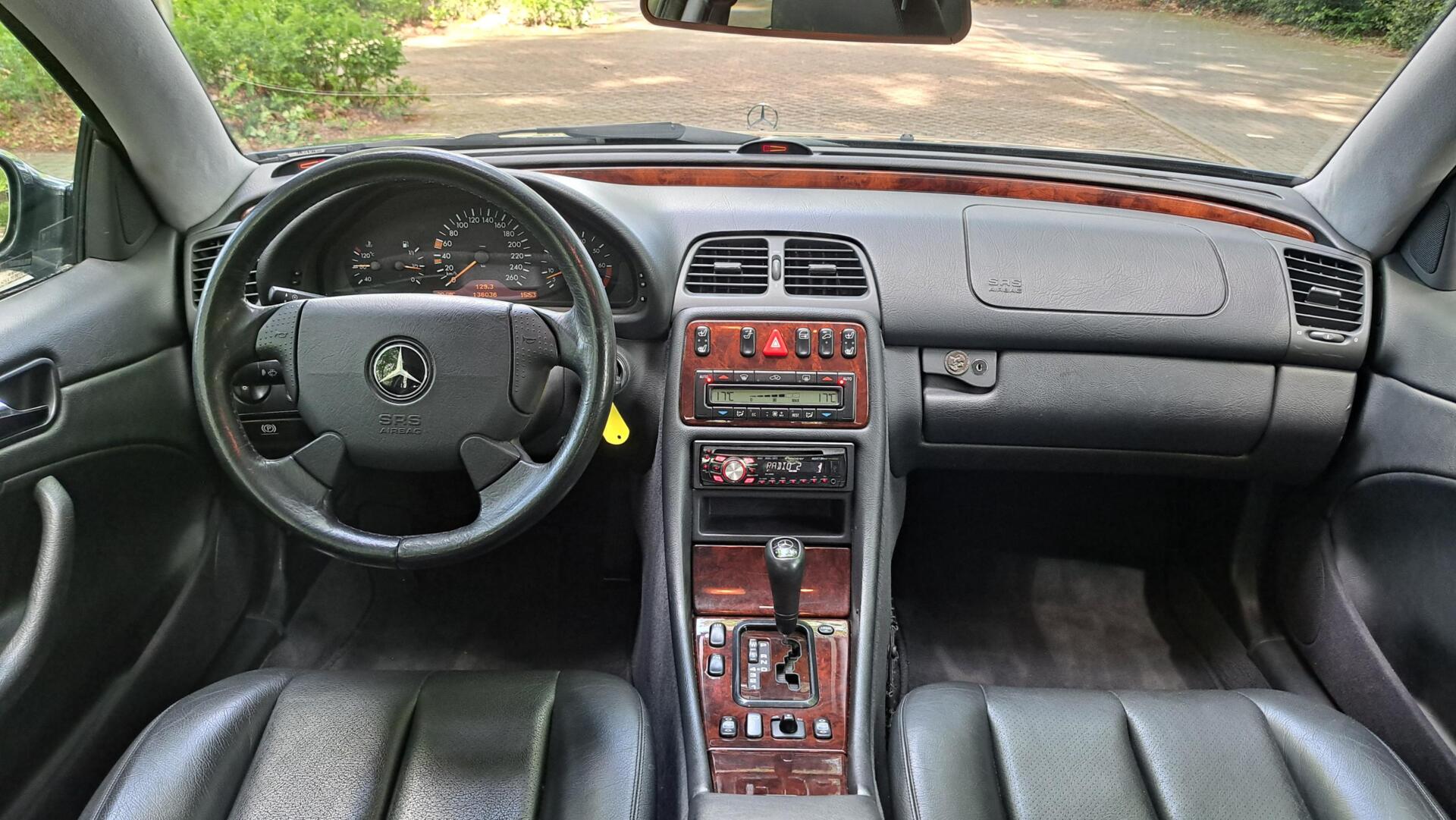 Foto van Mercedes-Benz CLK 320