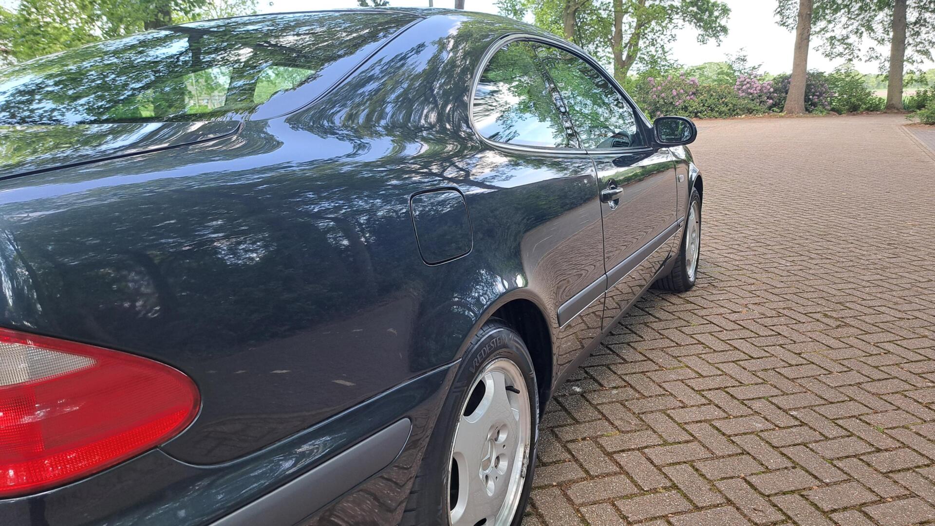 Foto van Mercedes-Benz CLK 320