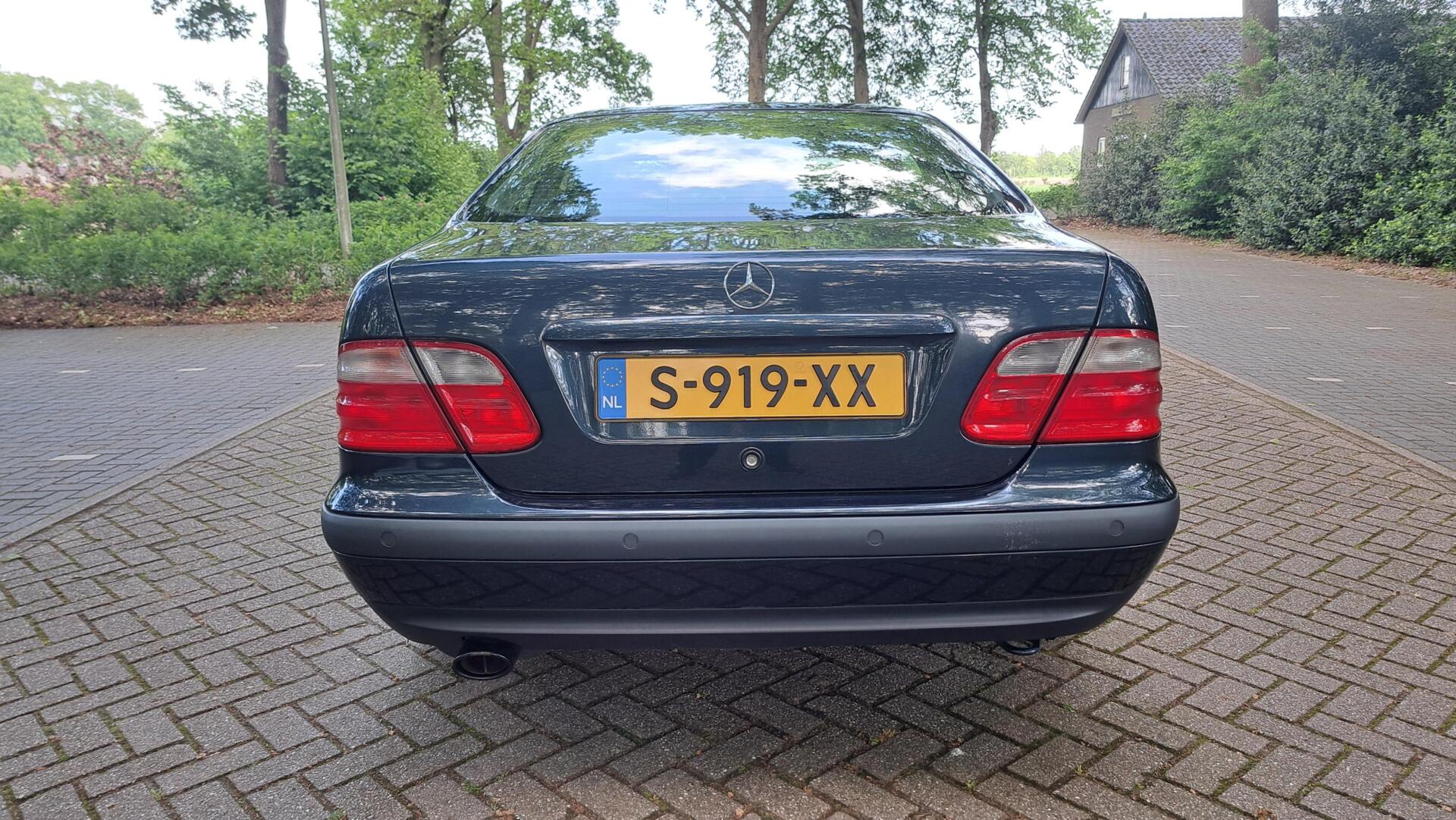 Foto van Mercedes-Benz CLK 320