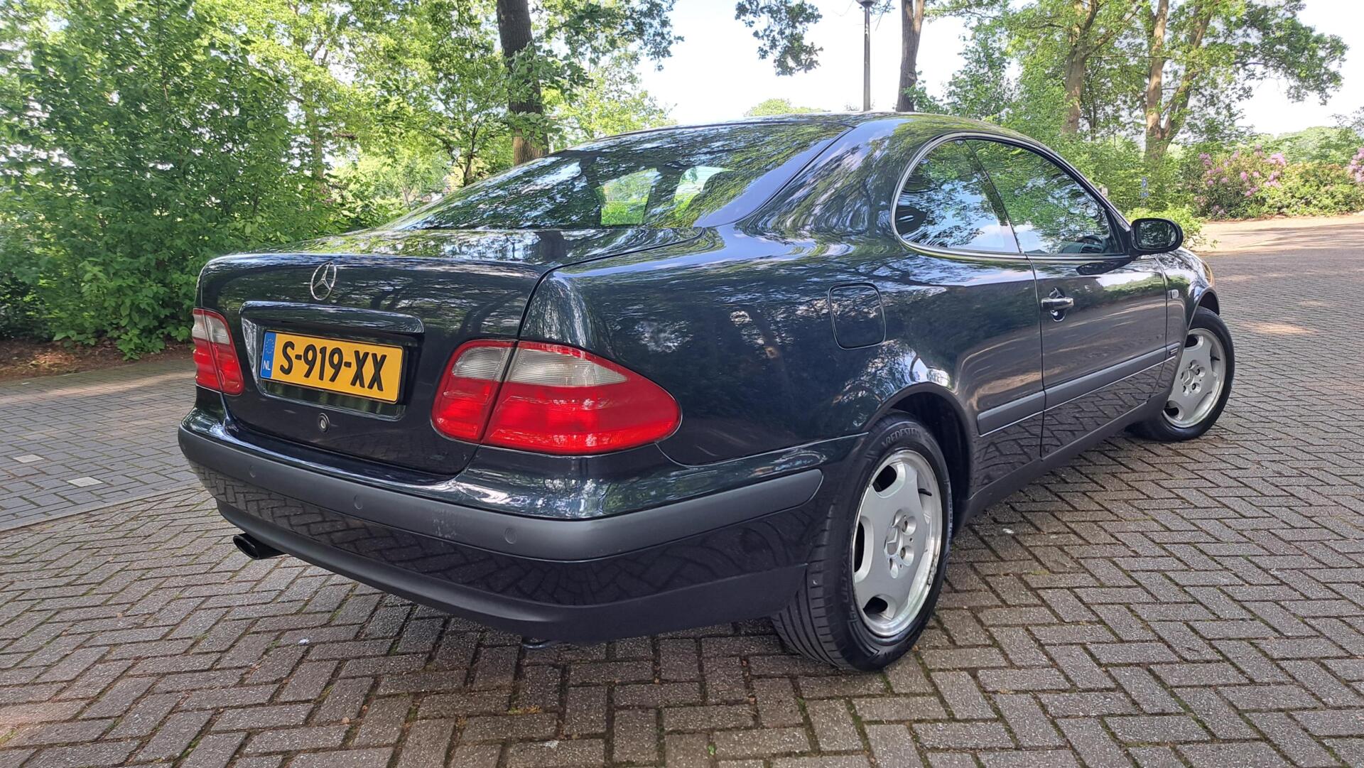 Foto van Mercedes-Benz CLK 320