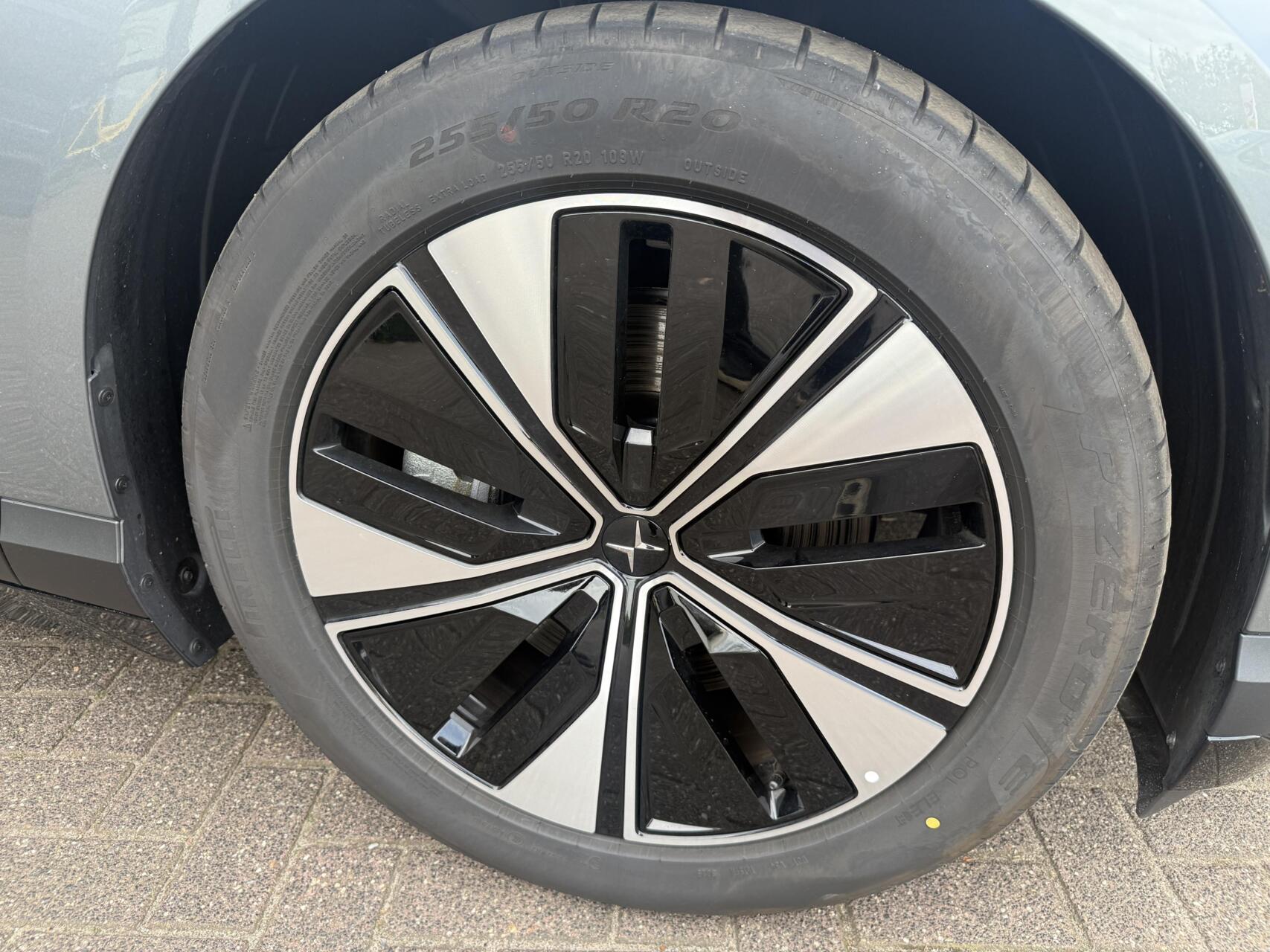 Foto van Polestar 4