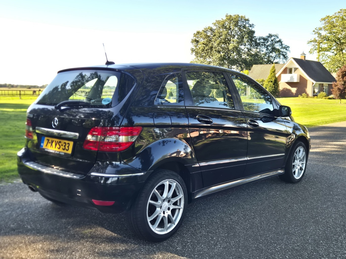 Foto van Mercedes-Benz B 200