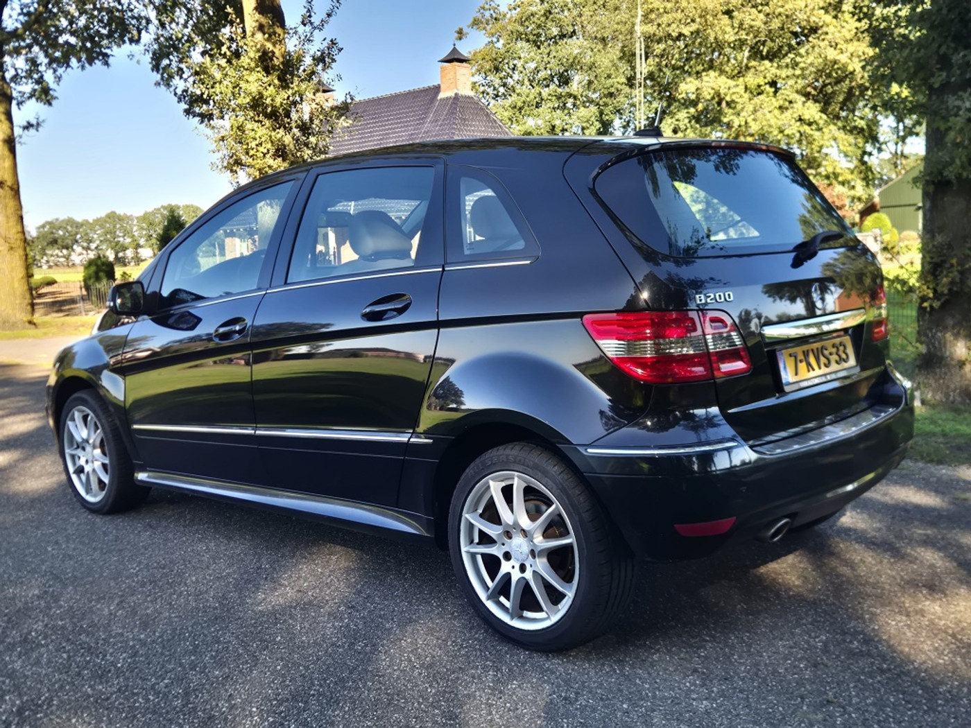 Foto van Mercedes-Benz B 200