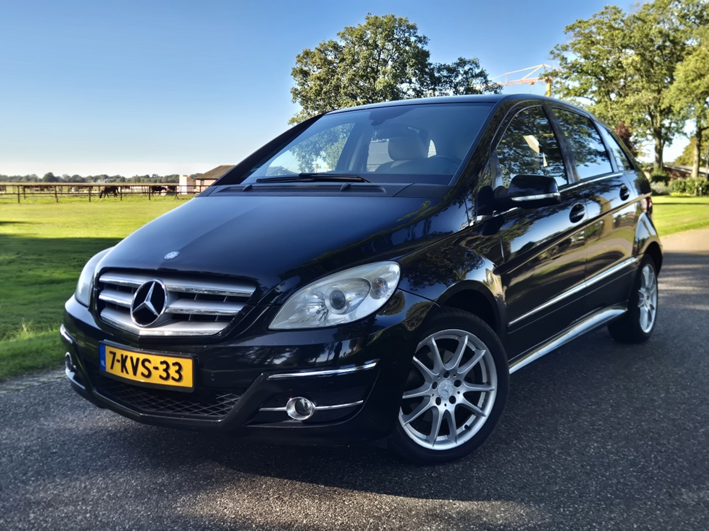 Foto van Mercedes-Benz B 200