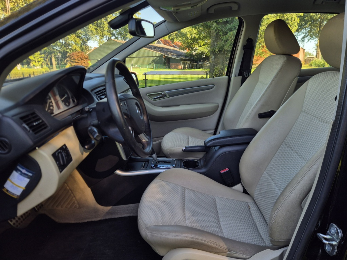 Foto van Mercedes-Benz B 200