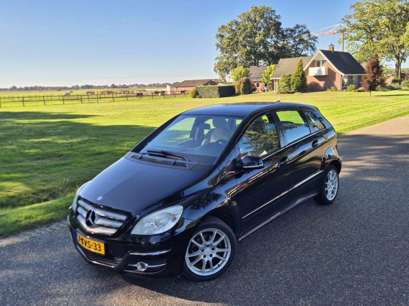 Foto van Mercedes-Benz B 200