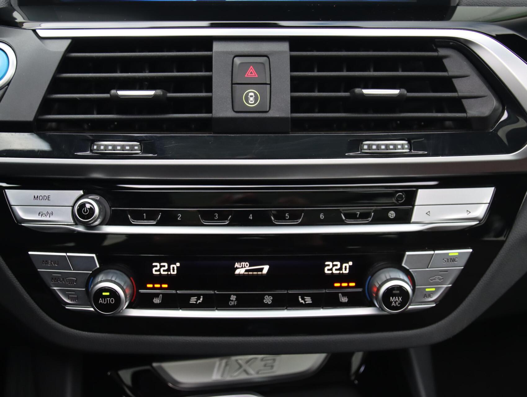 Foto van BMW Ix3