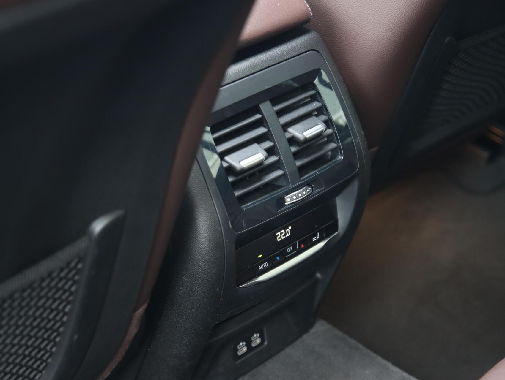 Foto van BMW Ix3
