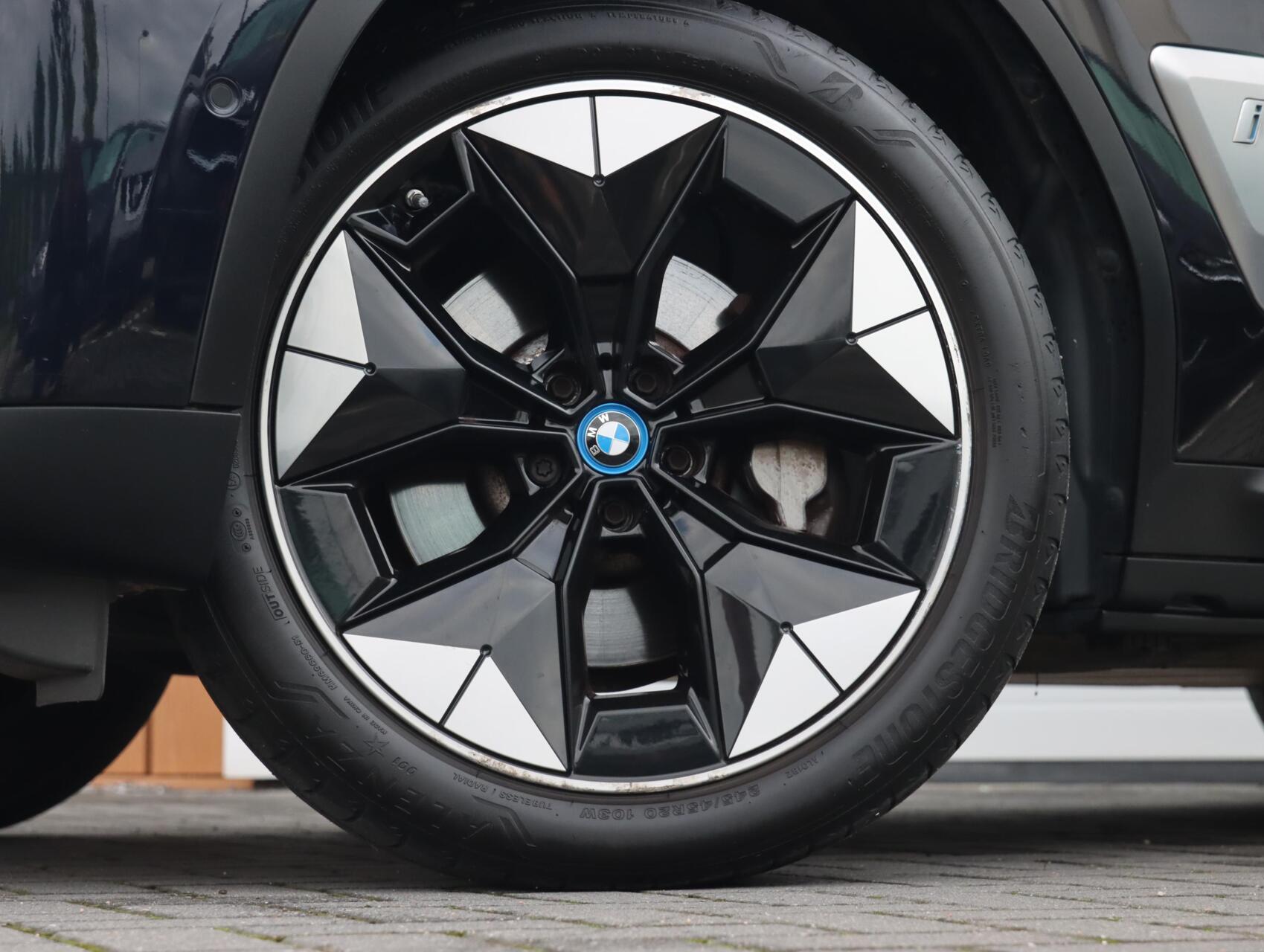 Foto van BMW Ix3