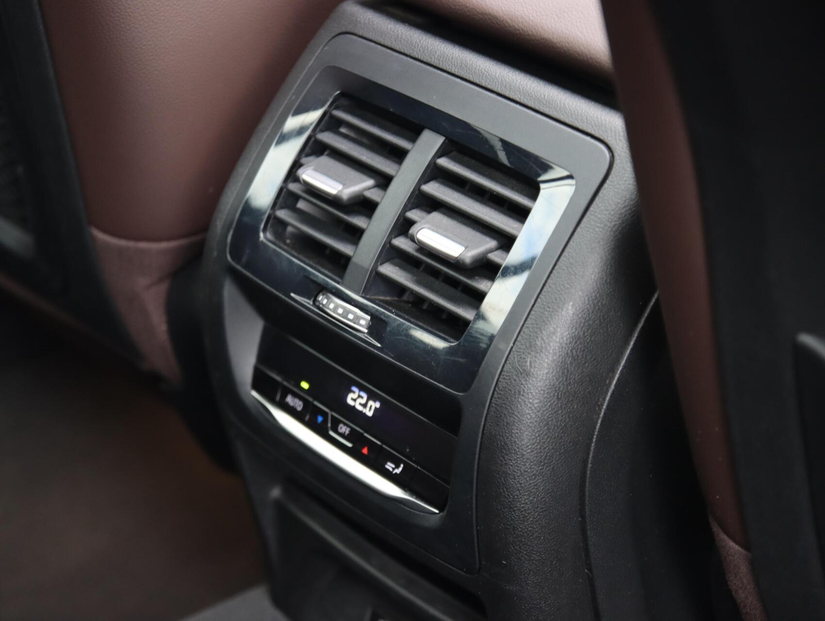 Foto van BMW Ix3