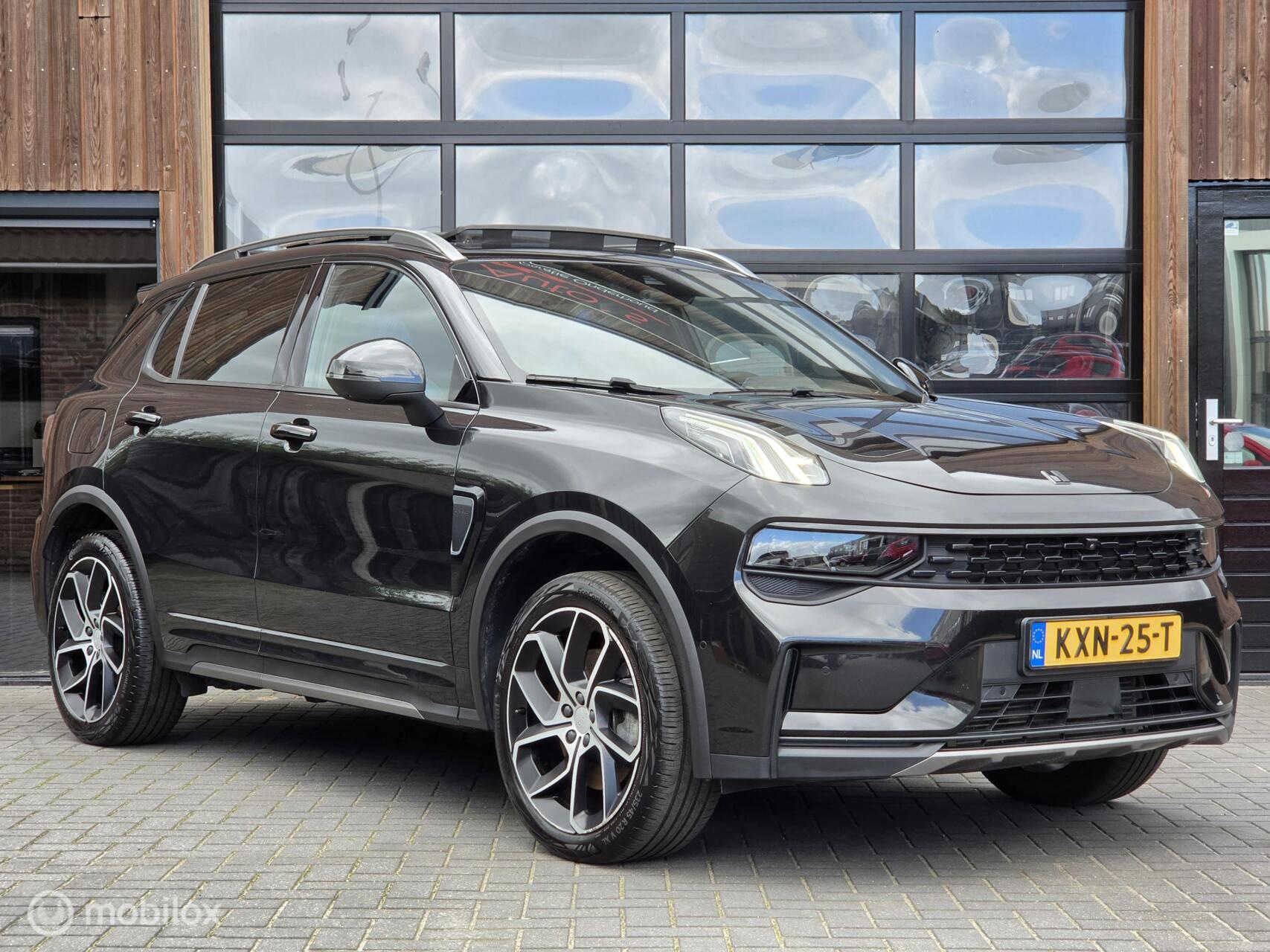Foto van LYNK & Co 01