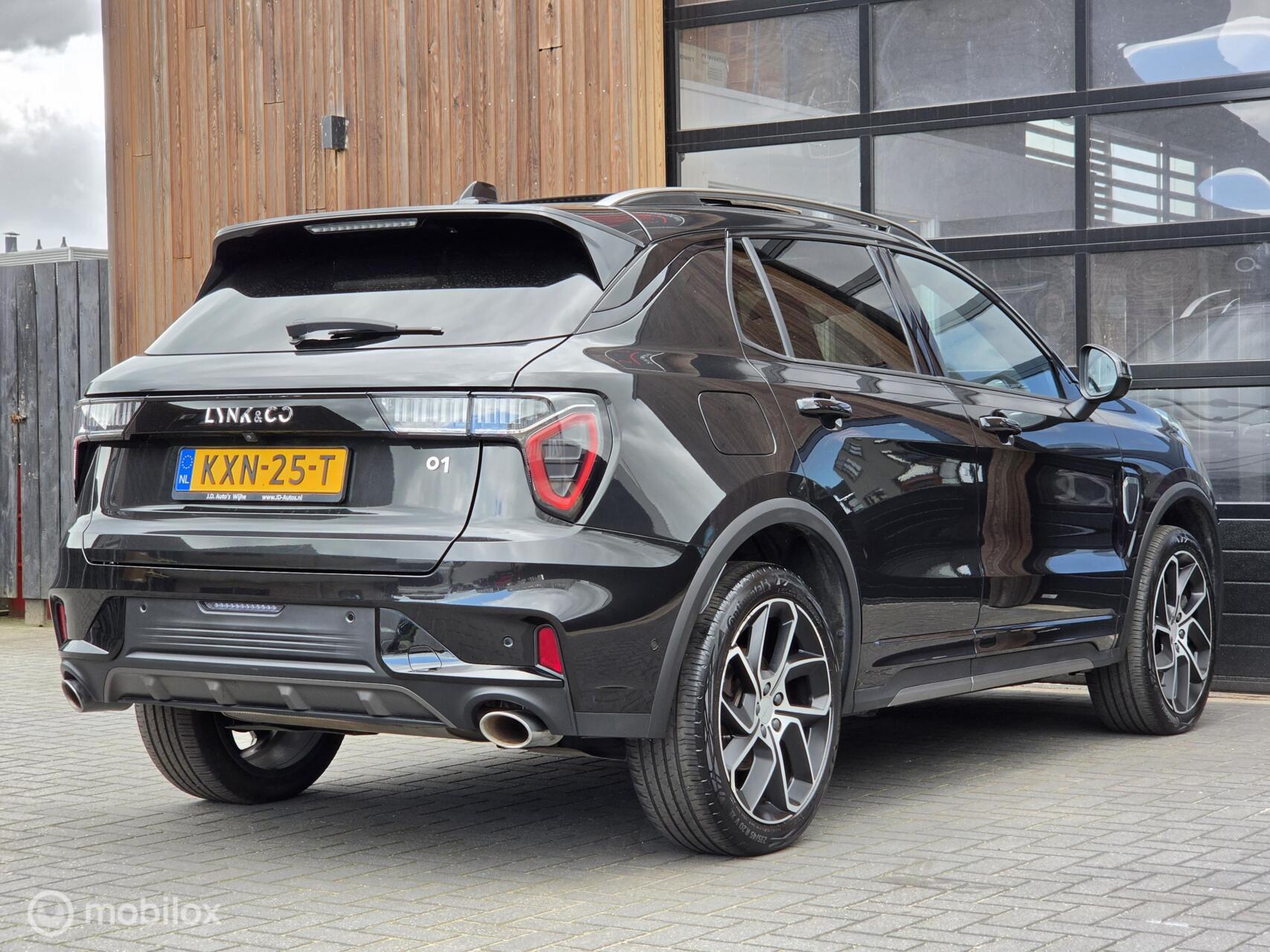 Foto van LYNK & Co 01