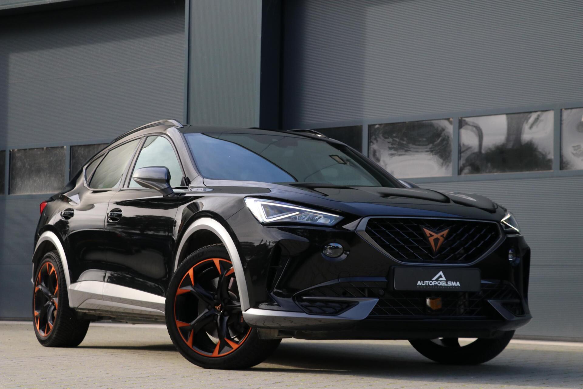 Cupra Formentor 1.4 TSI e-Hybrid 245PK VZ Performance Panodak AdaptiveCruise Stoelverw AppleCarplay Camera Memory Kuipstoelen Led 19'Inch 60000KM BJ2024 2024 - voorkant