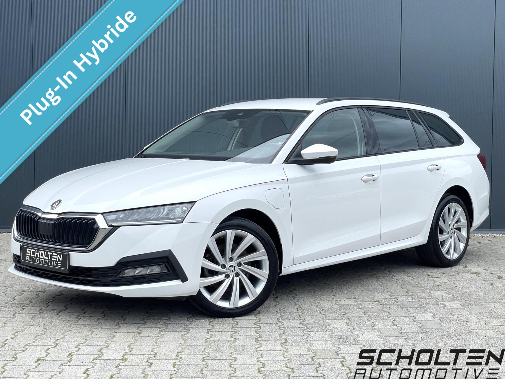 Skoda Octavia Combi 1.4 TSI iV PHEV Business Carplay LED Stoel- Stuurwielverwarming PDC DAB 2022 - voorkant