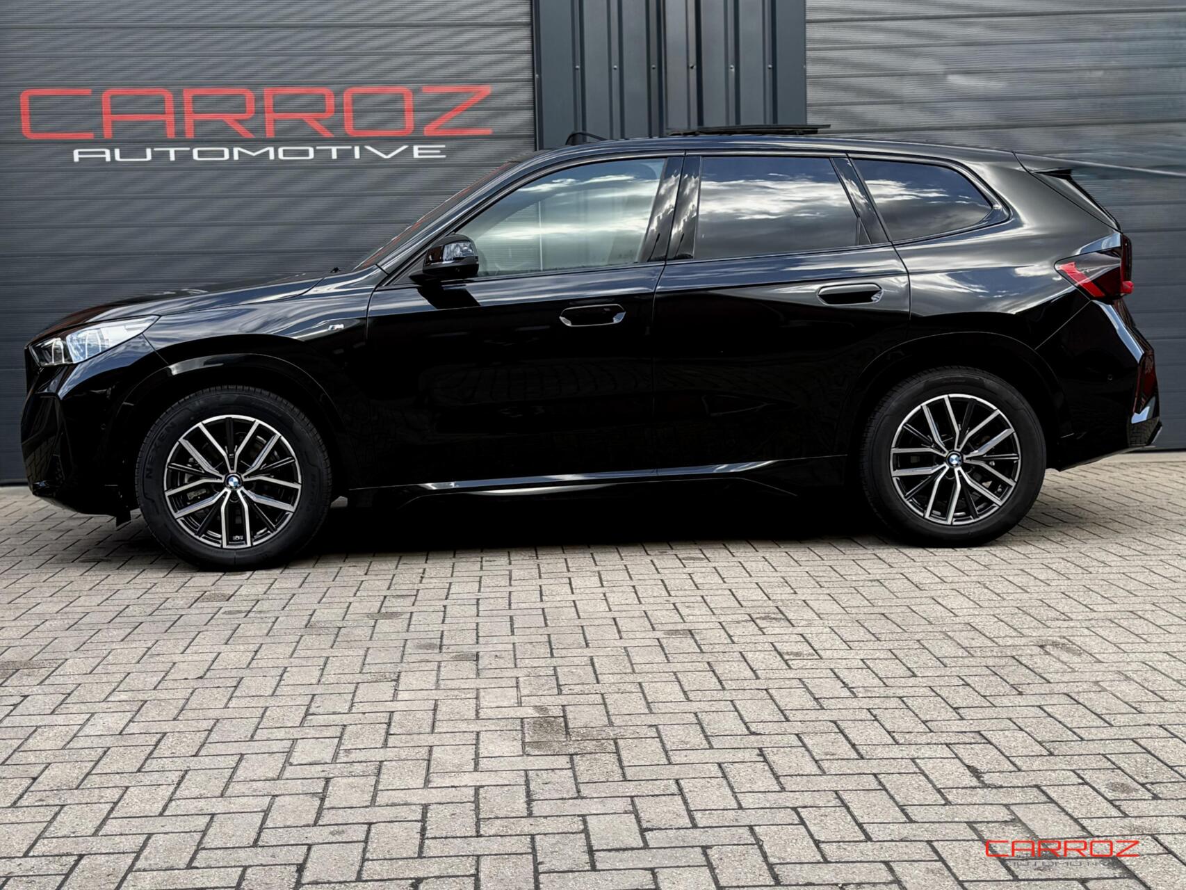 Foto van BMW Ix1