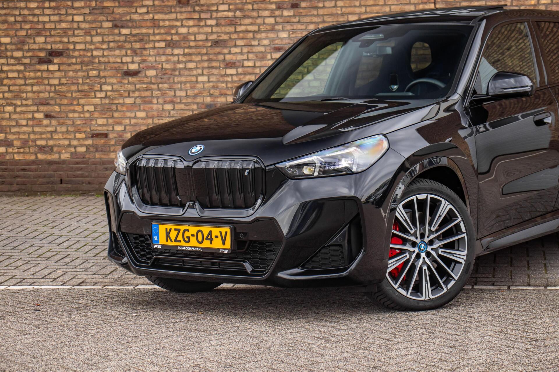 Foto van BMW Ix1