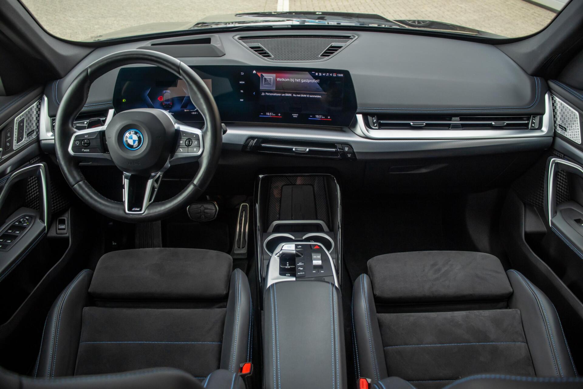 Foto van BMW Ix1