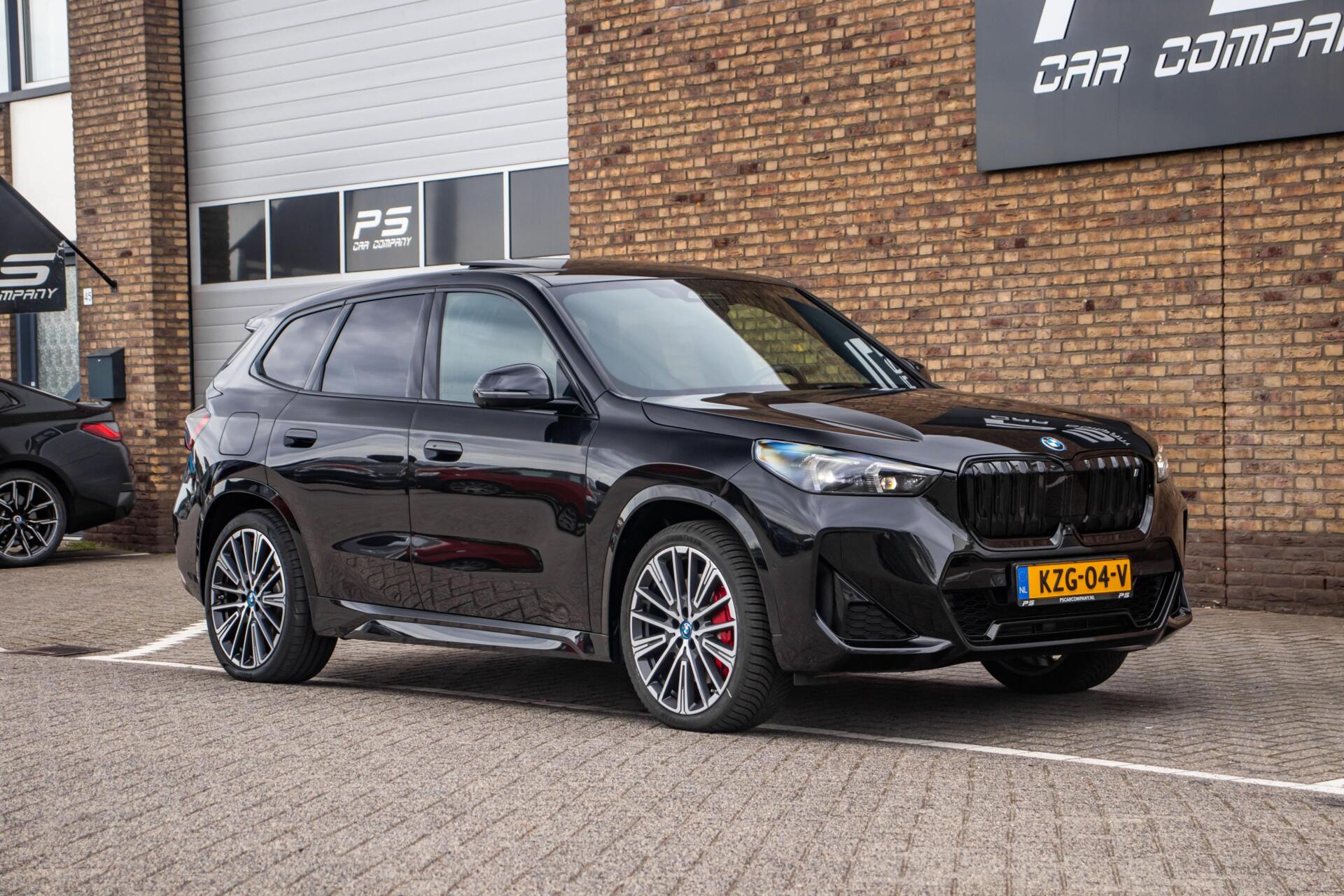 Foto van BMW Ix1
