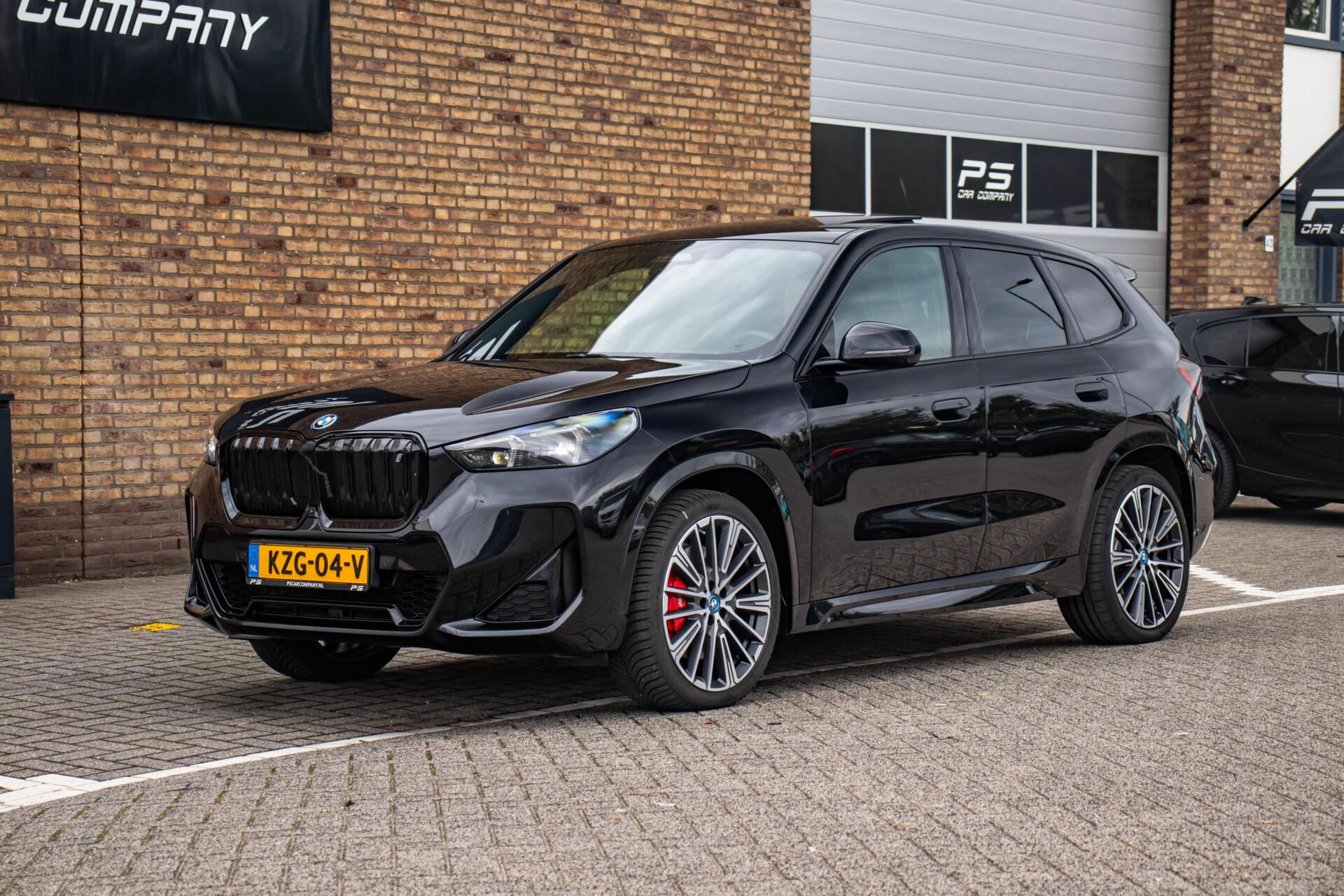 Foto van BMW Ix1