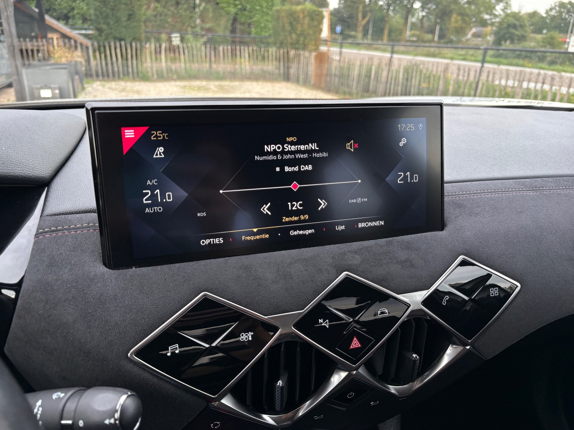 Foto van DS 3 Crossback