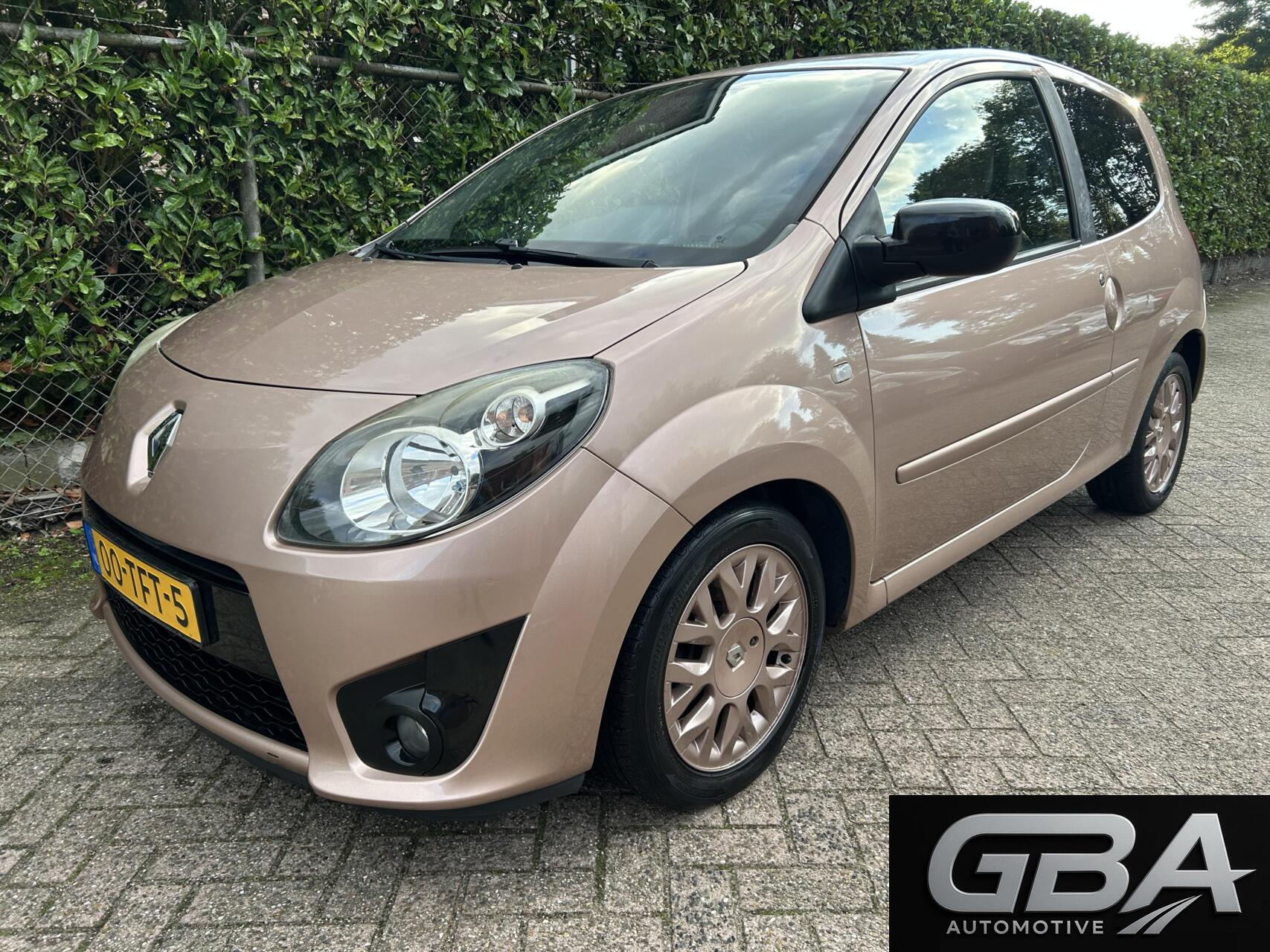 Renault Twingo 1.2 16v Miss Sixty 1E EIGENAAR! NIEUWE APK! 2012 - voorkant