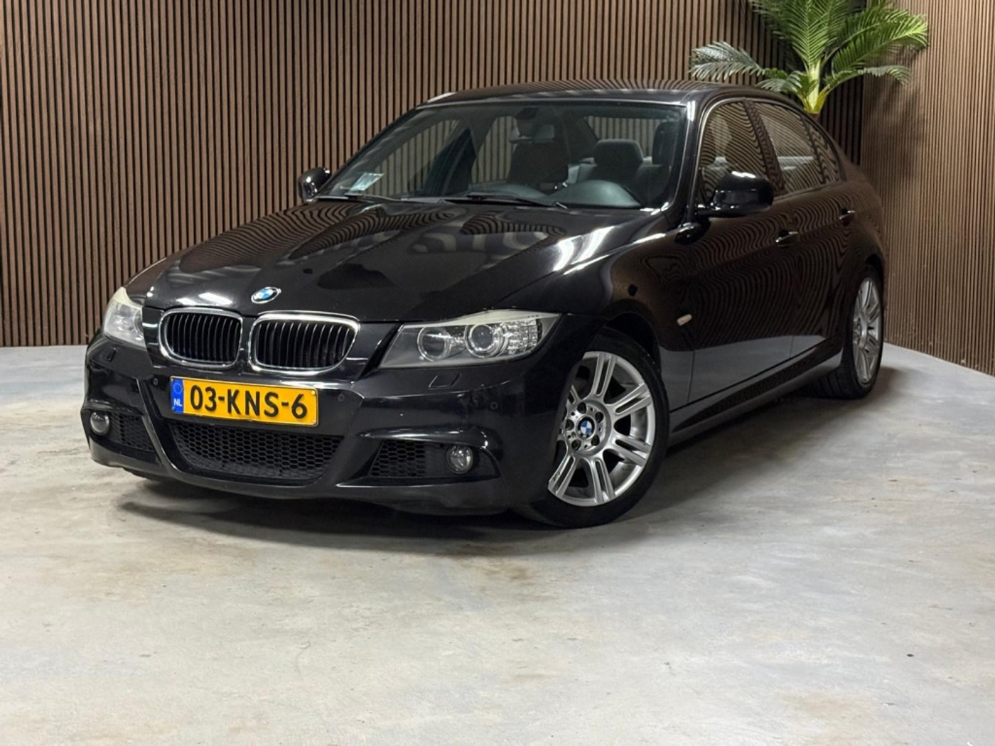 BMW 3er Reihe 318i Bns Sport 2010 - voorkant