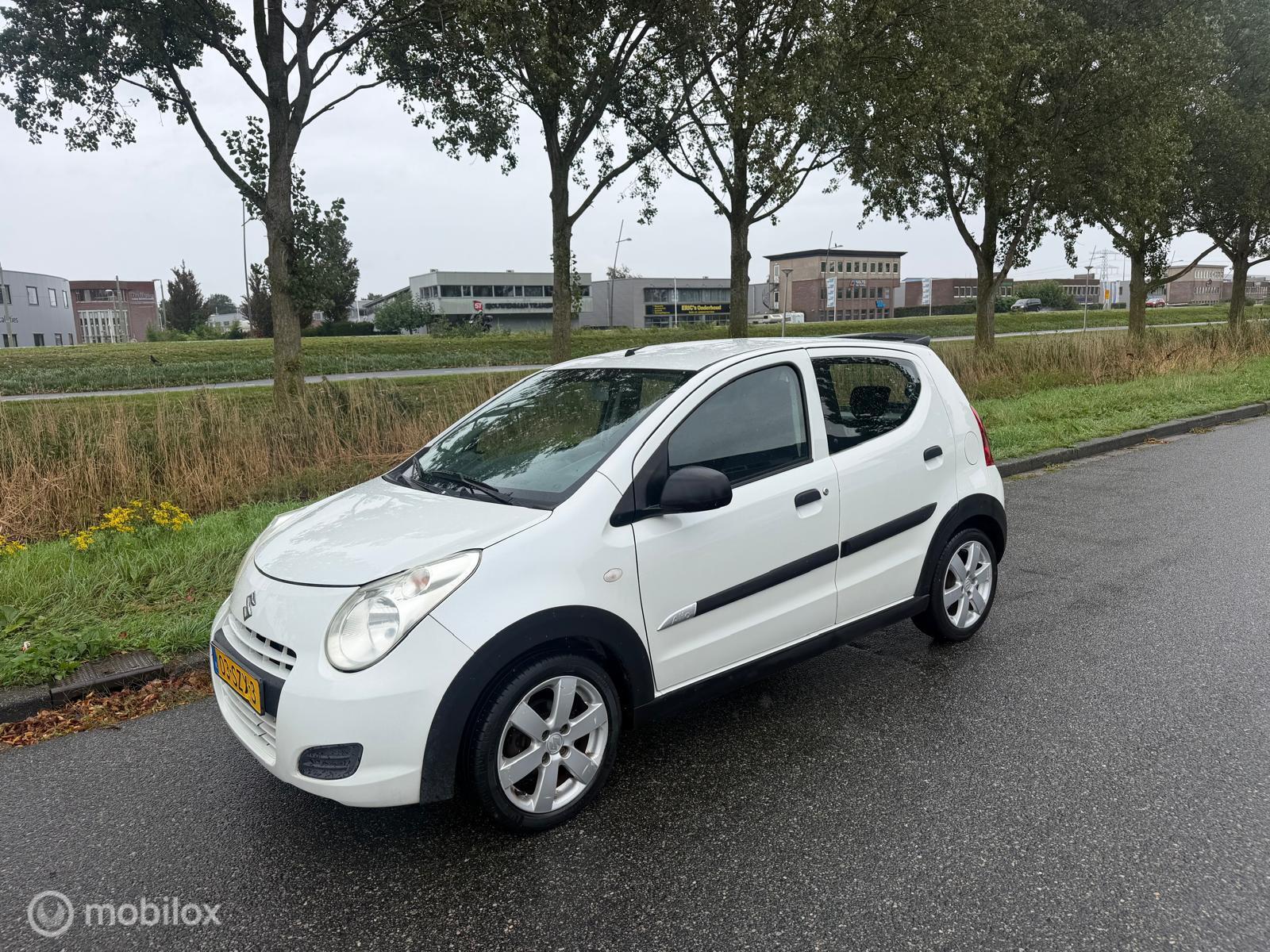 Suzuki Alto 1.0 Comfort Plus 2012 - voorkant