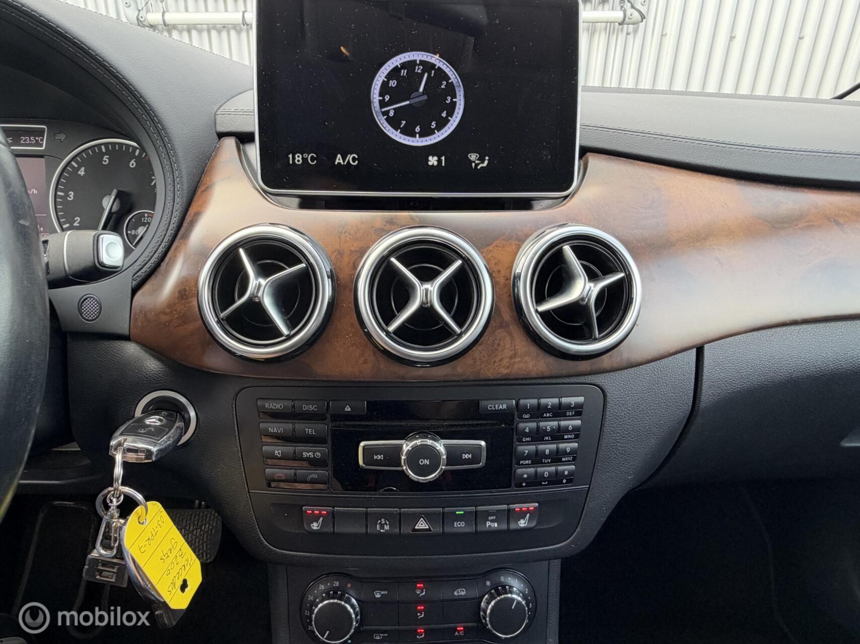 Foto van Mercedes-Benz B 200