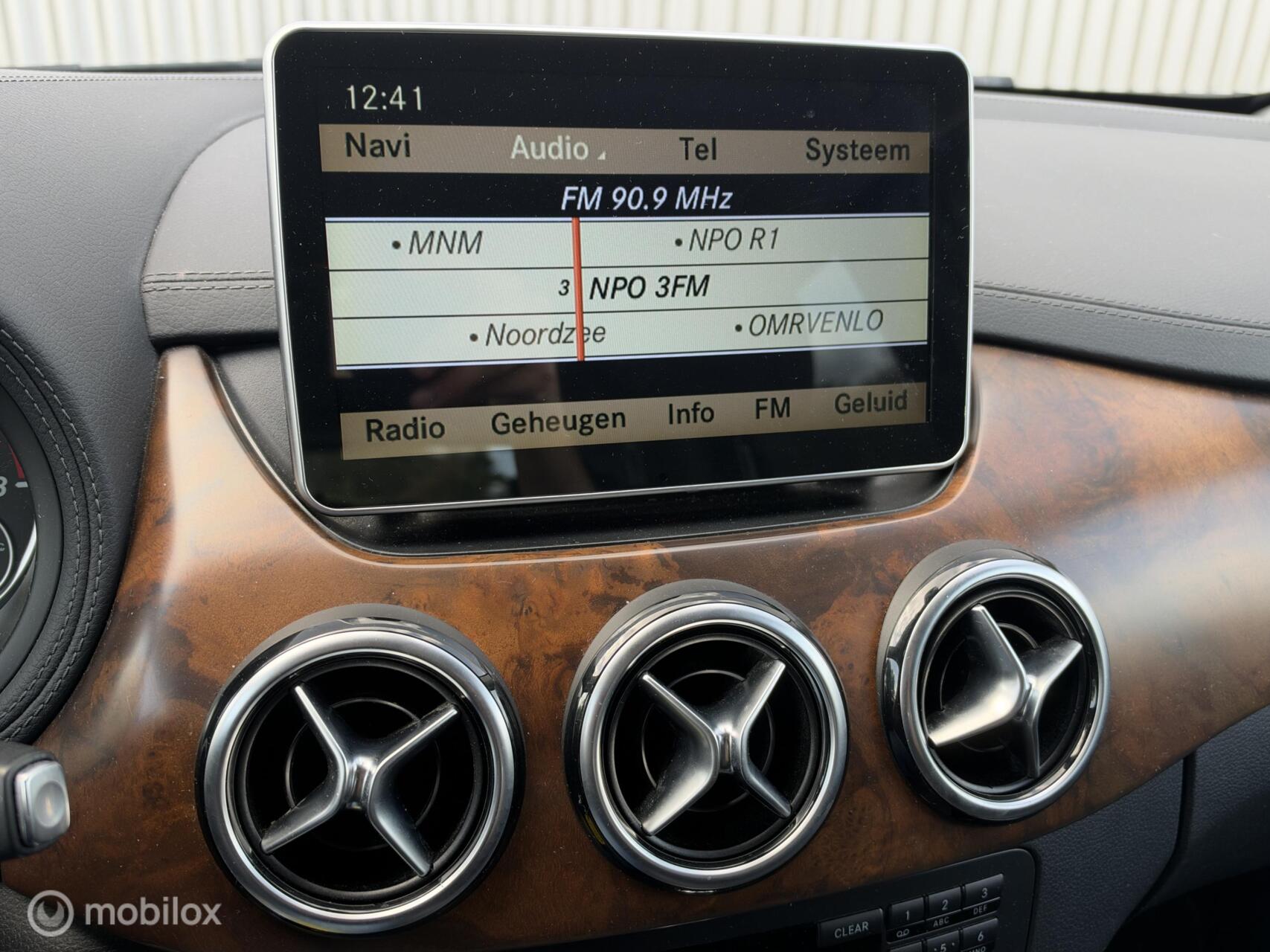 Foto van Mercedes-Benz B 200