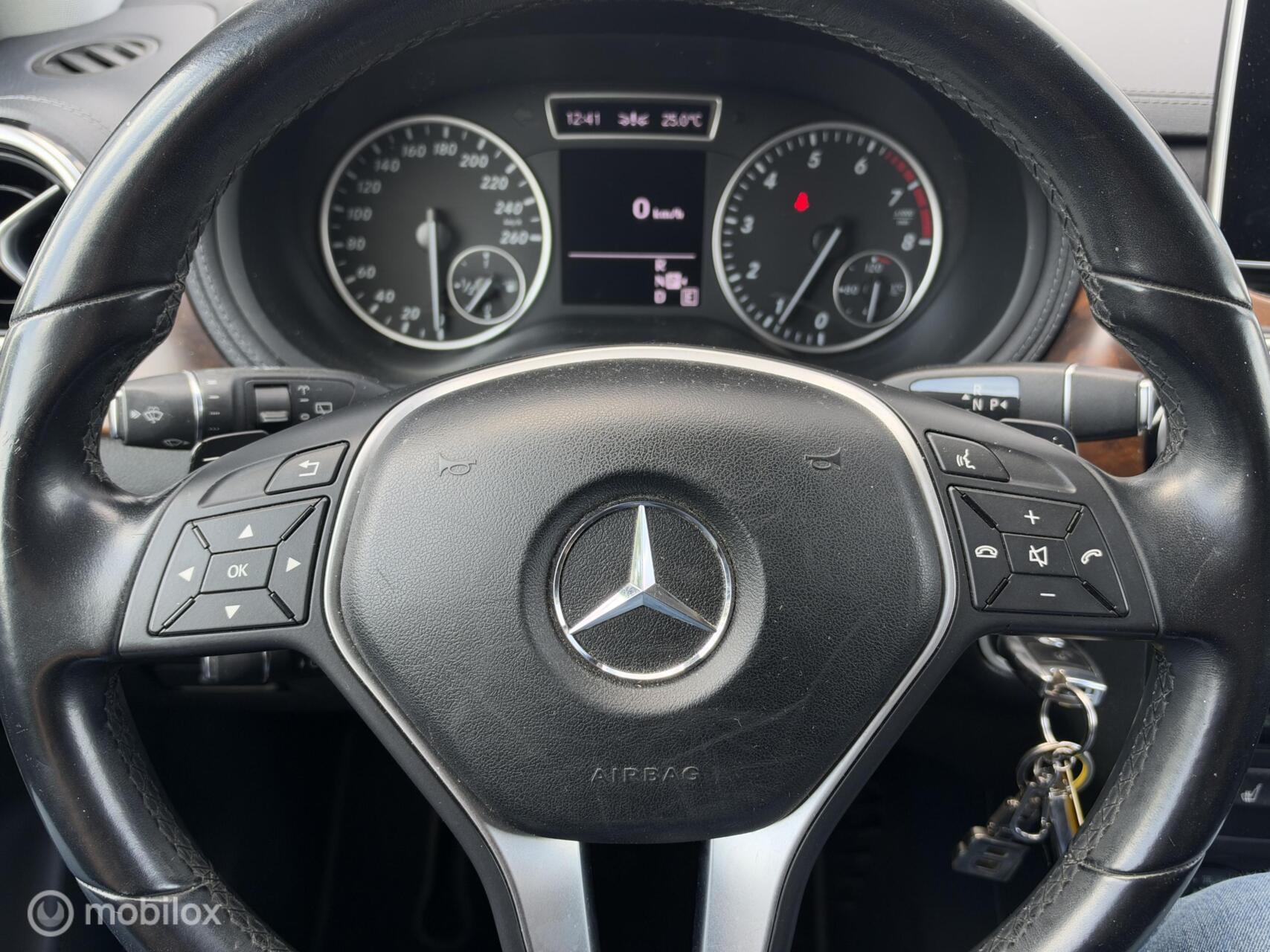 Foto van Mercedes-Benz B 200