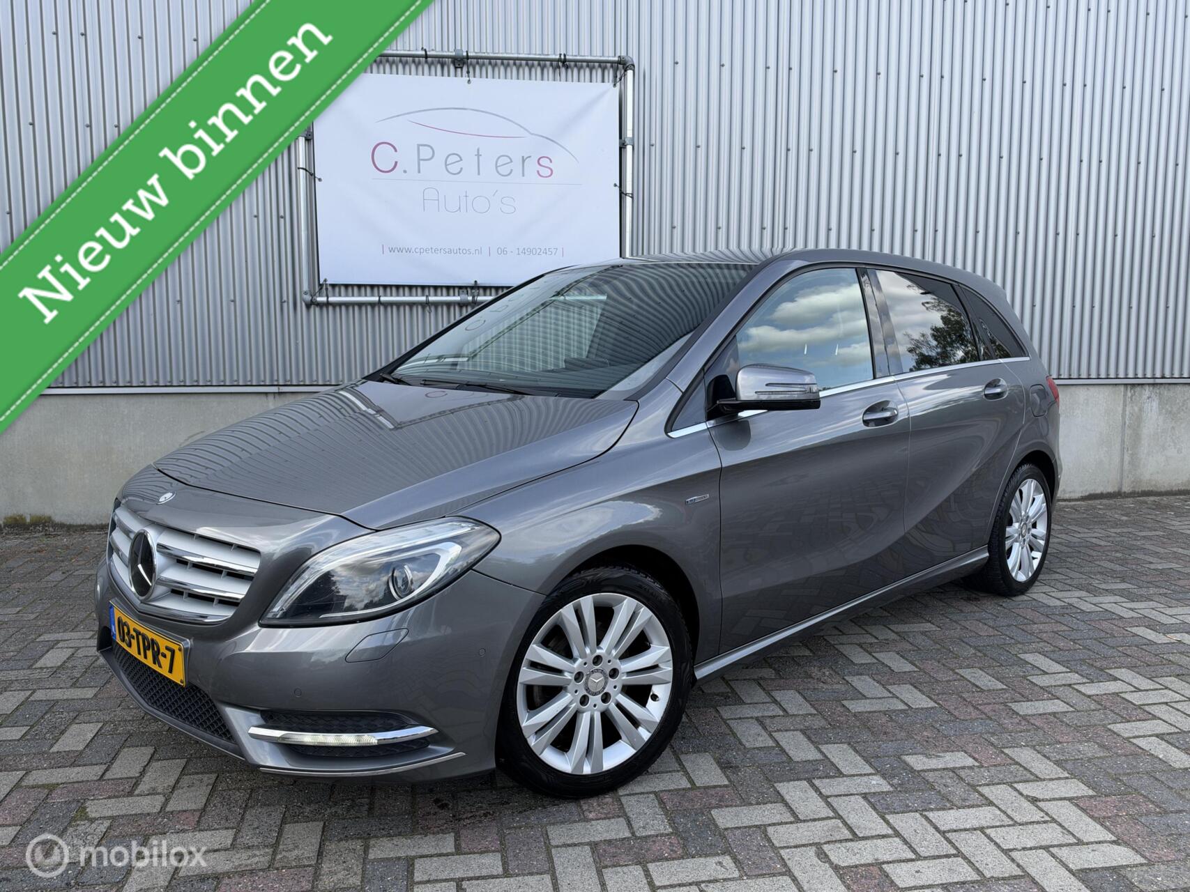 Mercedes-Benz B 200 200 157pk Ambition Automaat 2012 / Leer / Xenon / Trekhaak / NAP 2012 - voorkant