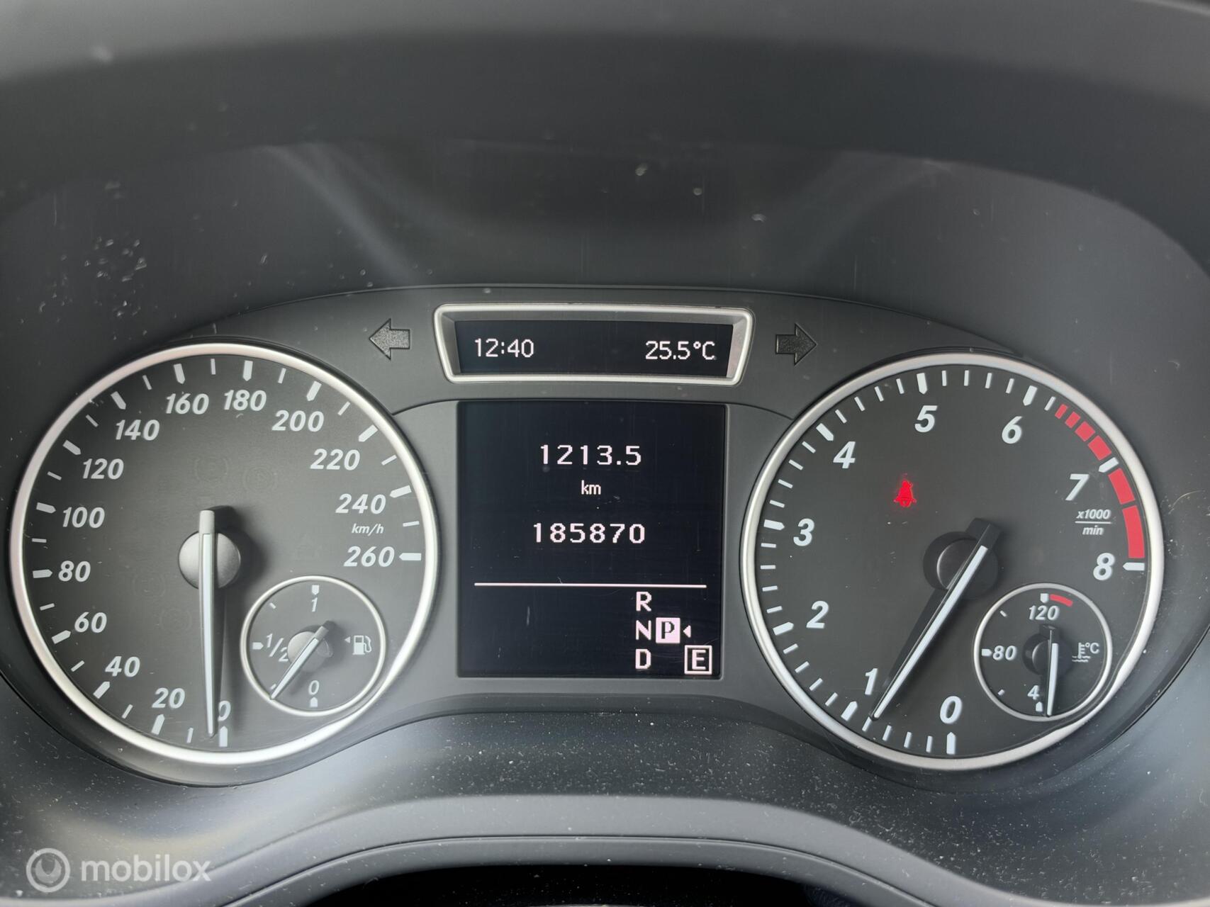 Foto van Mercedes-Benz B 200