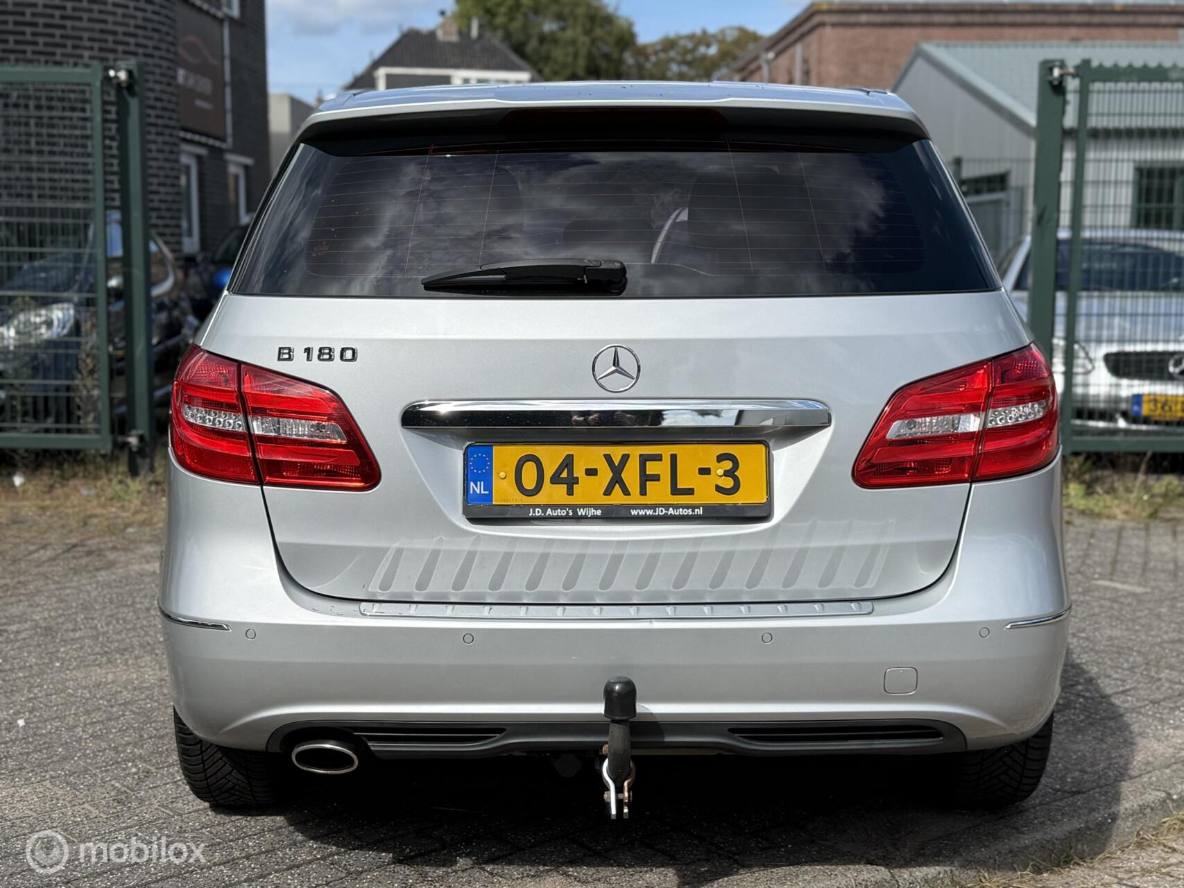 Foto van Mercedes-Benz B 180