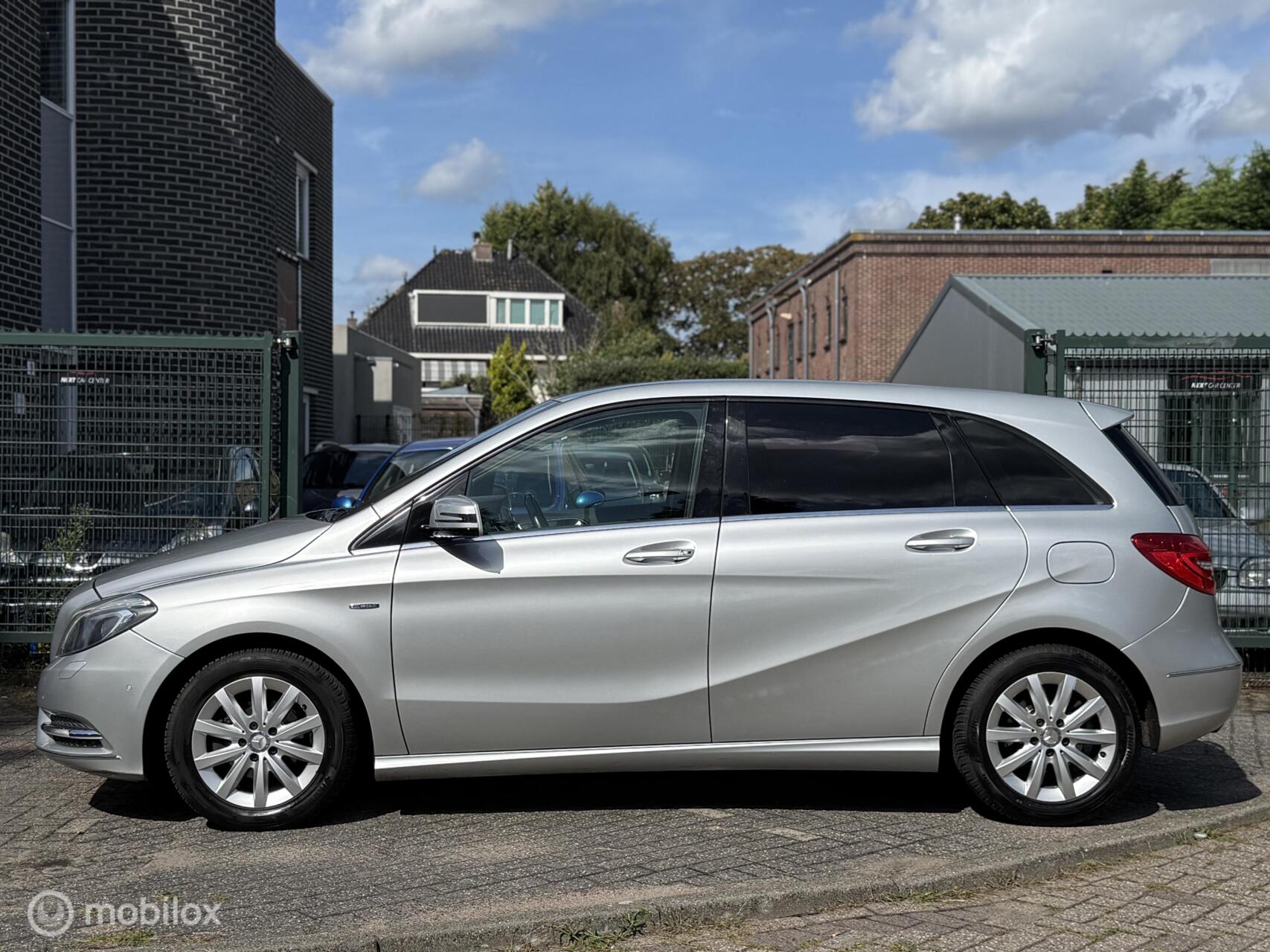 Foto van Mercedes-Benz B 180