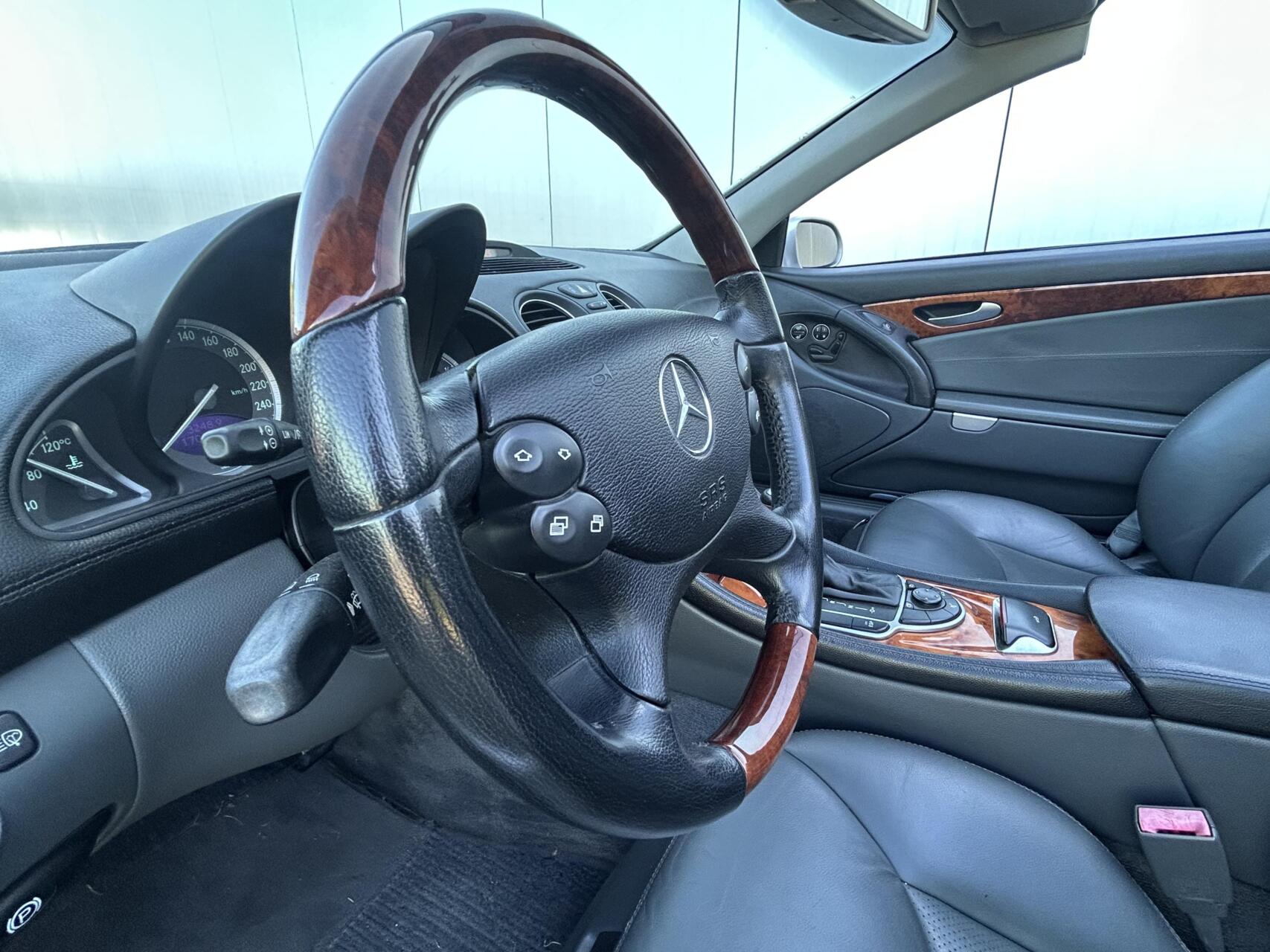 Foto van Mercedes-Benz SL 350