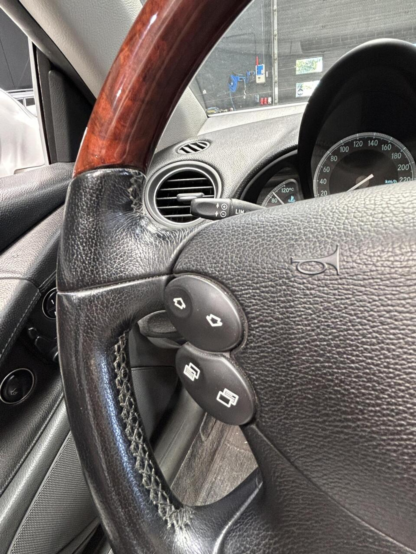 Foto van Mercedes-Benz SL 350