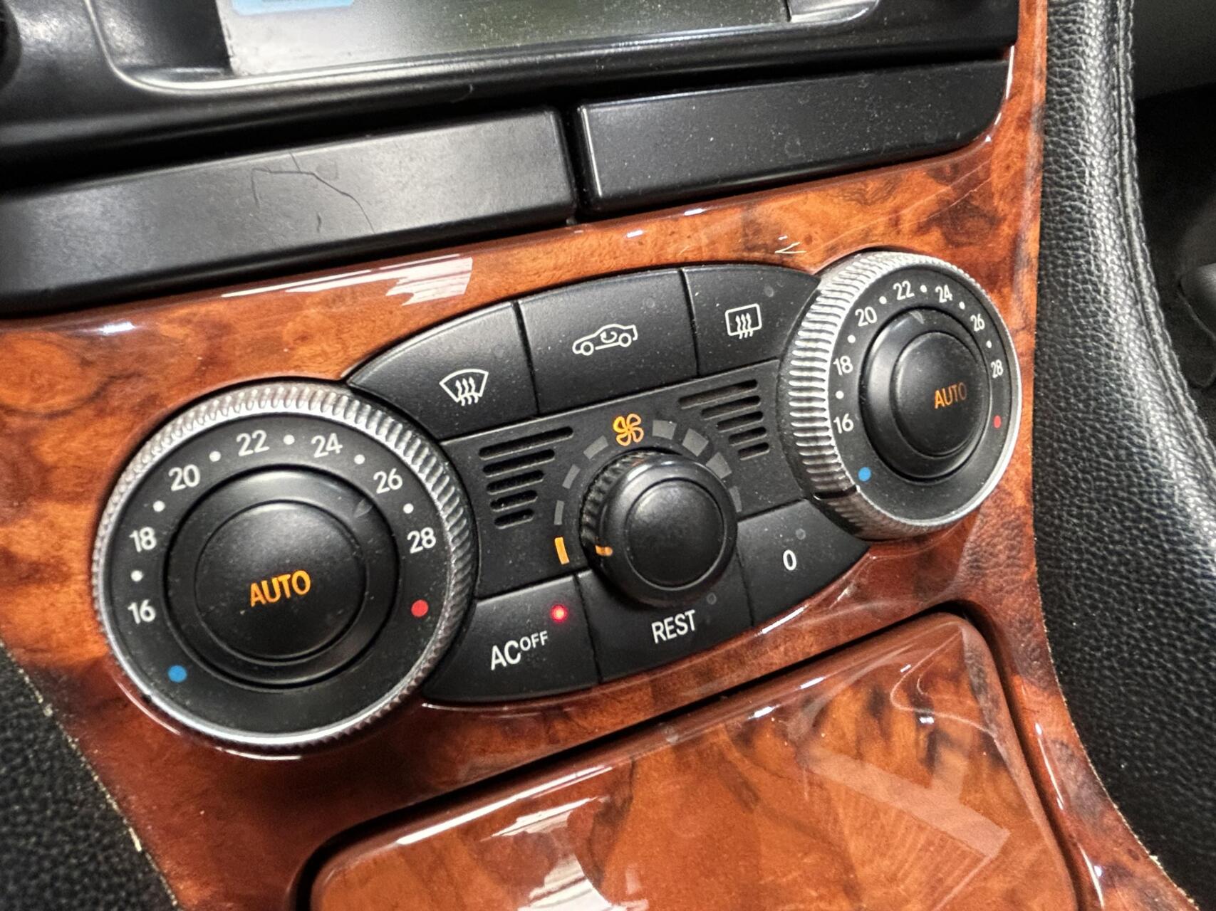 Foto van Mercedes-Benz SL 350