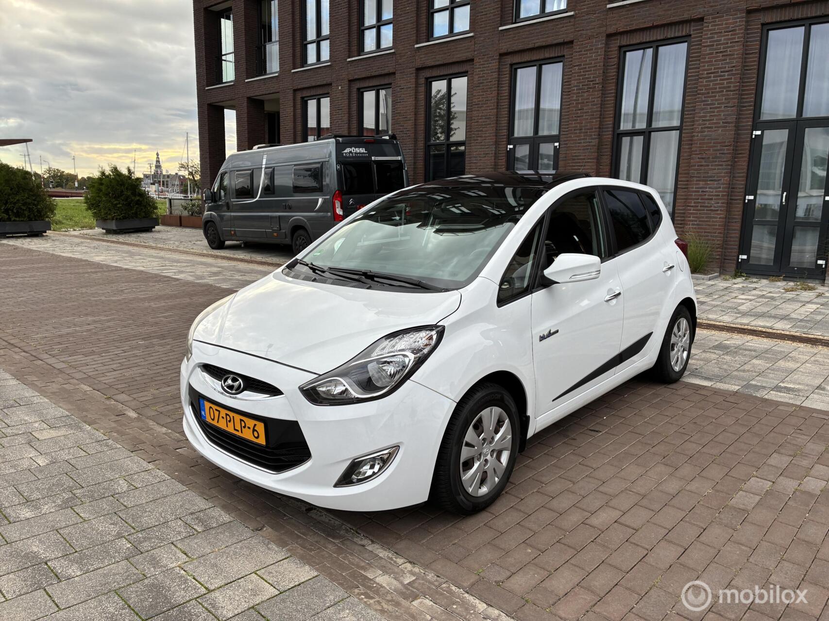 Hyundai Ix20 1.4i i-Drive Panorama Dak Clima Cruise NAP!! 2011 - voorkant