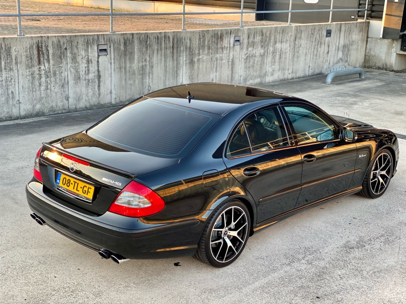 Foto van Mercedes-Benz E 63 AMG