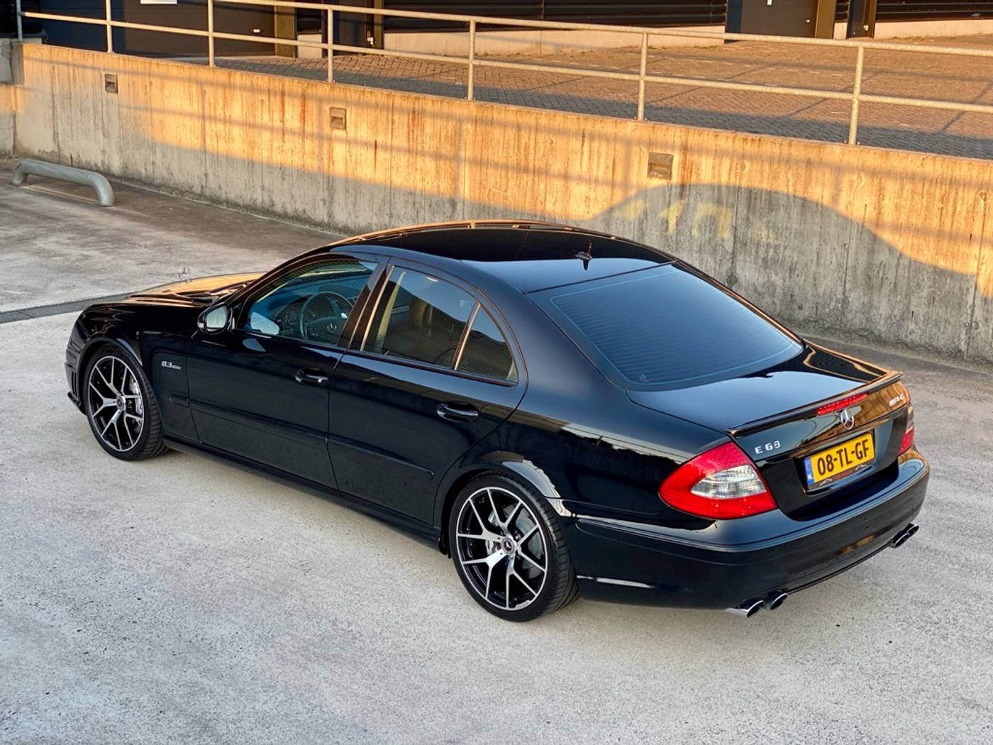 Foto van Mercedes-Benz E 63 AMG
