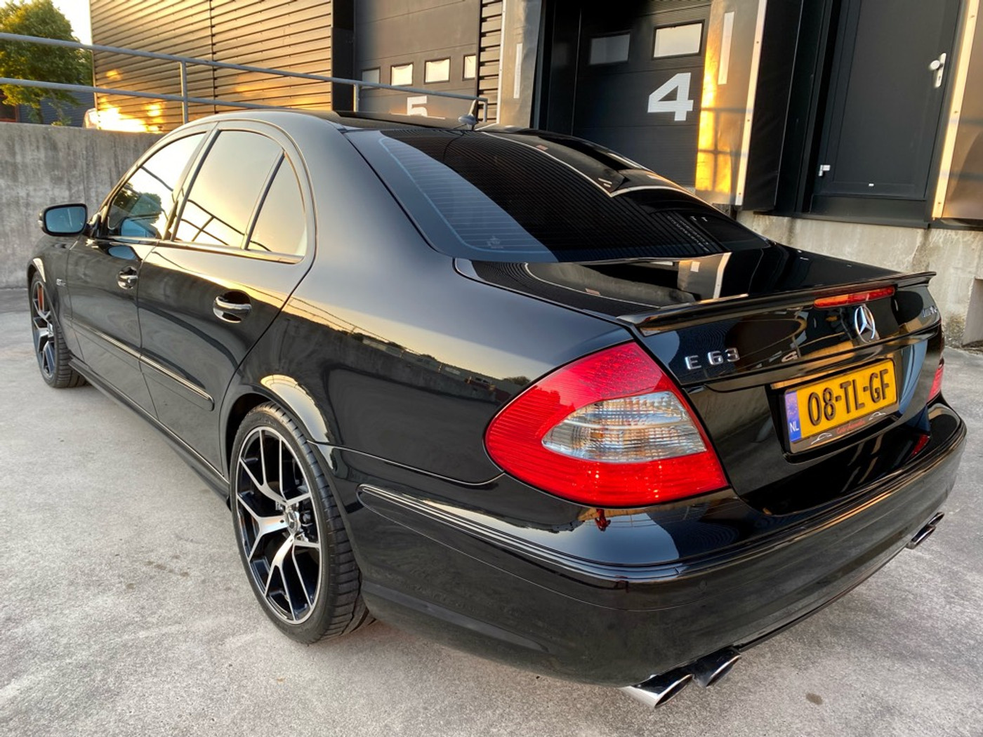 Foto van Mercedes-Benz E 63 AMG