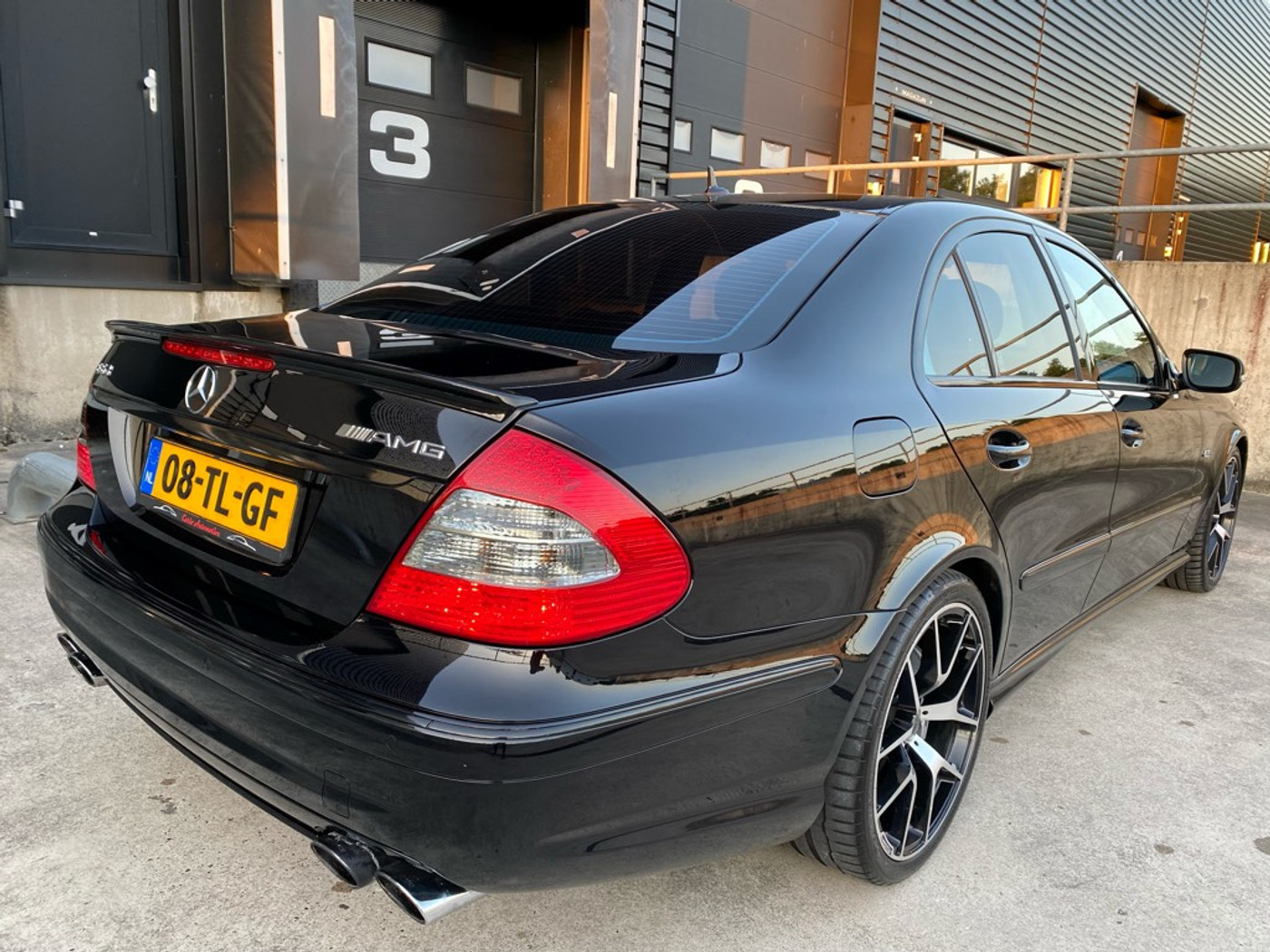 Foto van Mercedes-Benz E 63 AMG