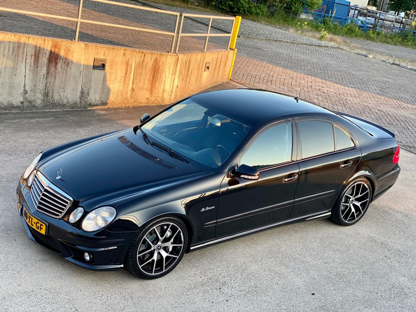Foto van Mercedes-Benz E 63 AMG