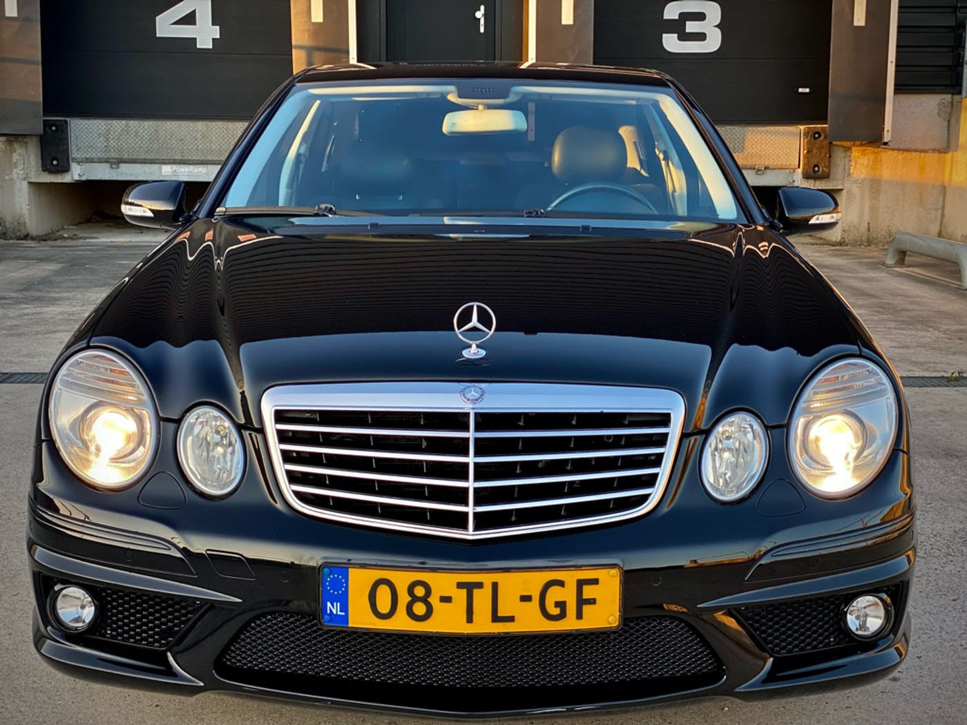 Foto van Mercedes-Benz E 63 AMG
