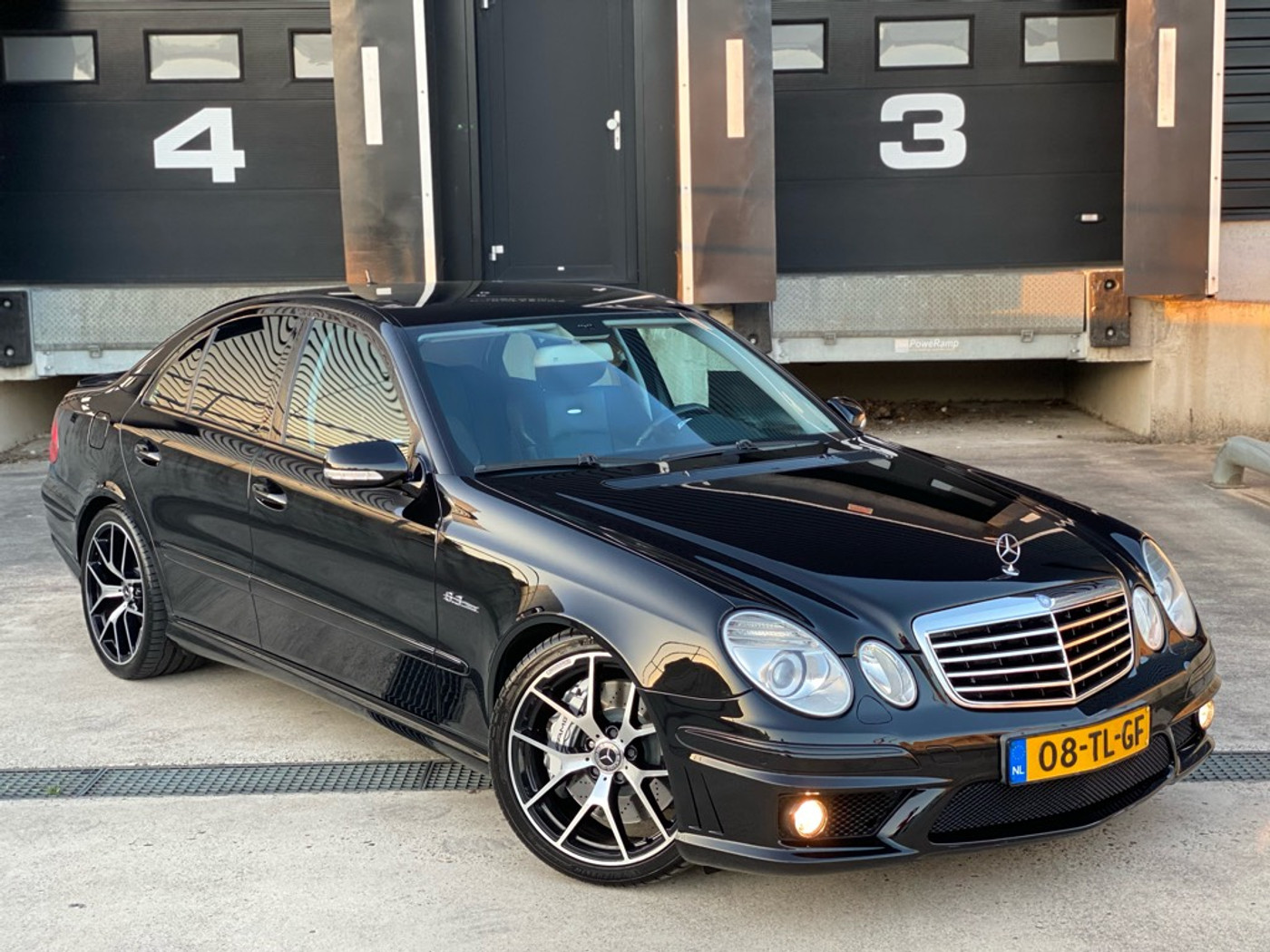Foto van Mercedes-Benz E 63 AMG