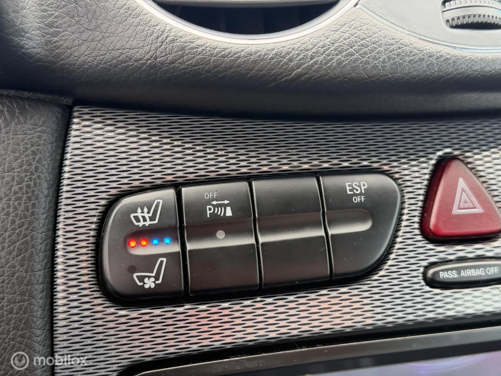 Foto van Mercedes-Benz CLK 500