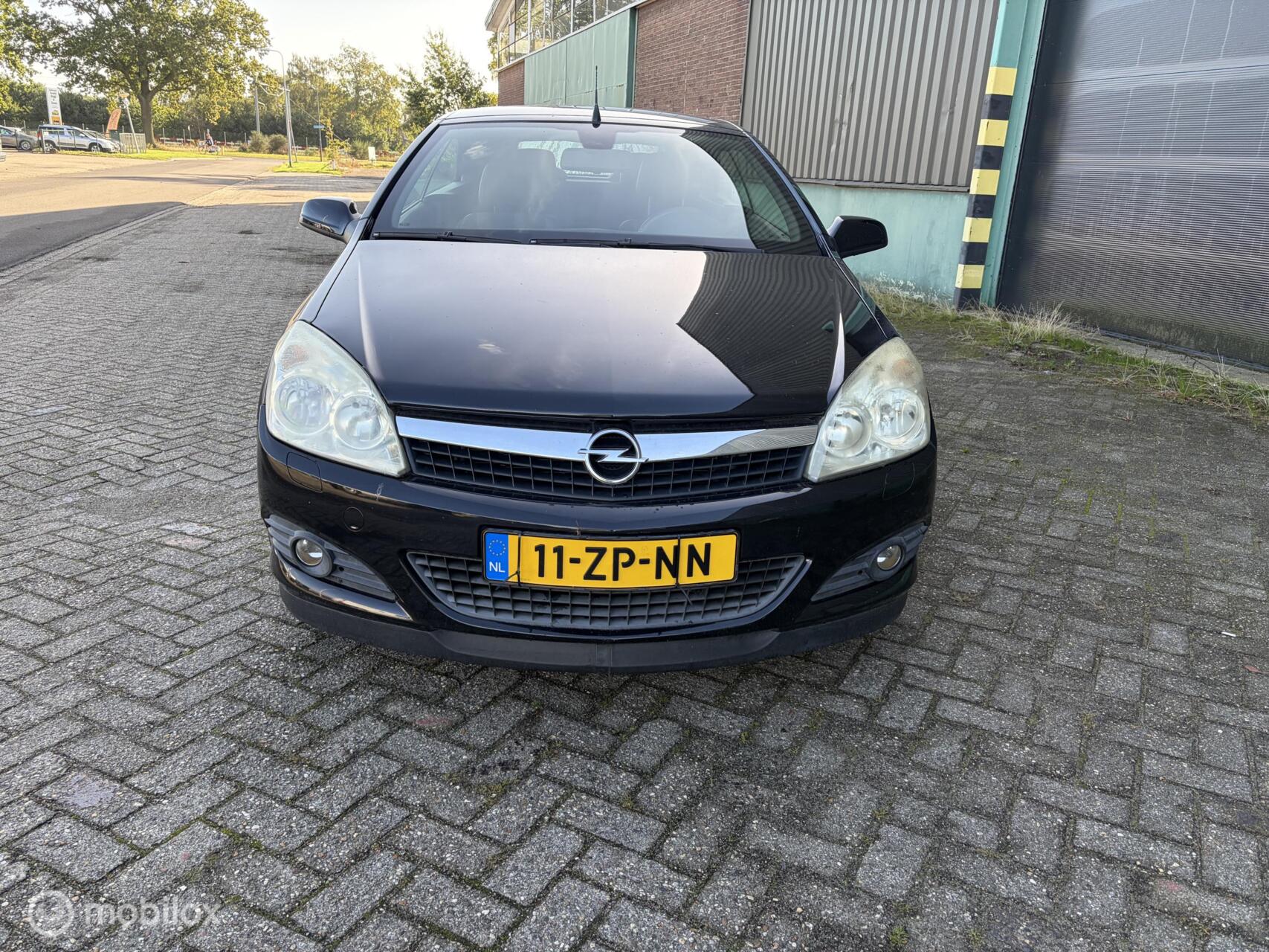 Foto van Opel Astra Twin Top