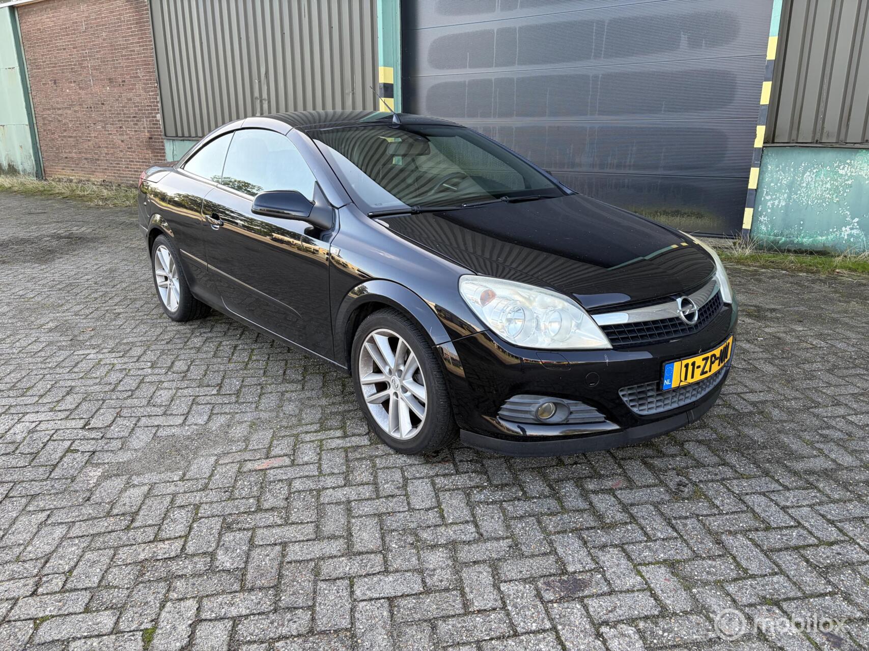 Opel Astra Twin Top 1.8 Enjoy 2008 - voorkant