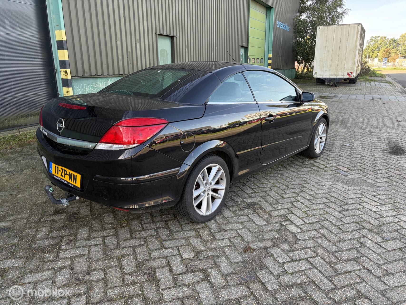 Foto van Opel Astra Twin Top