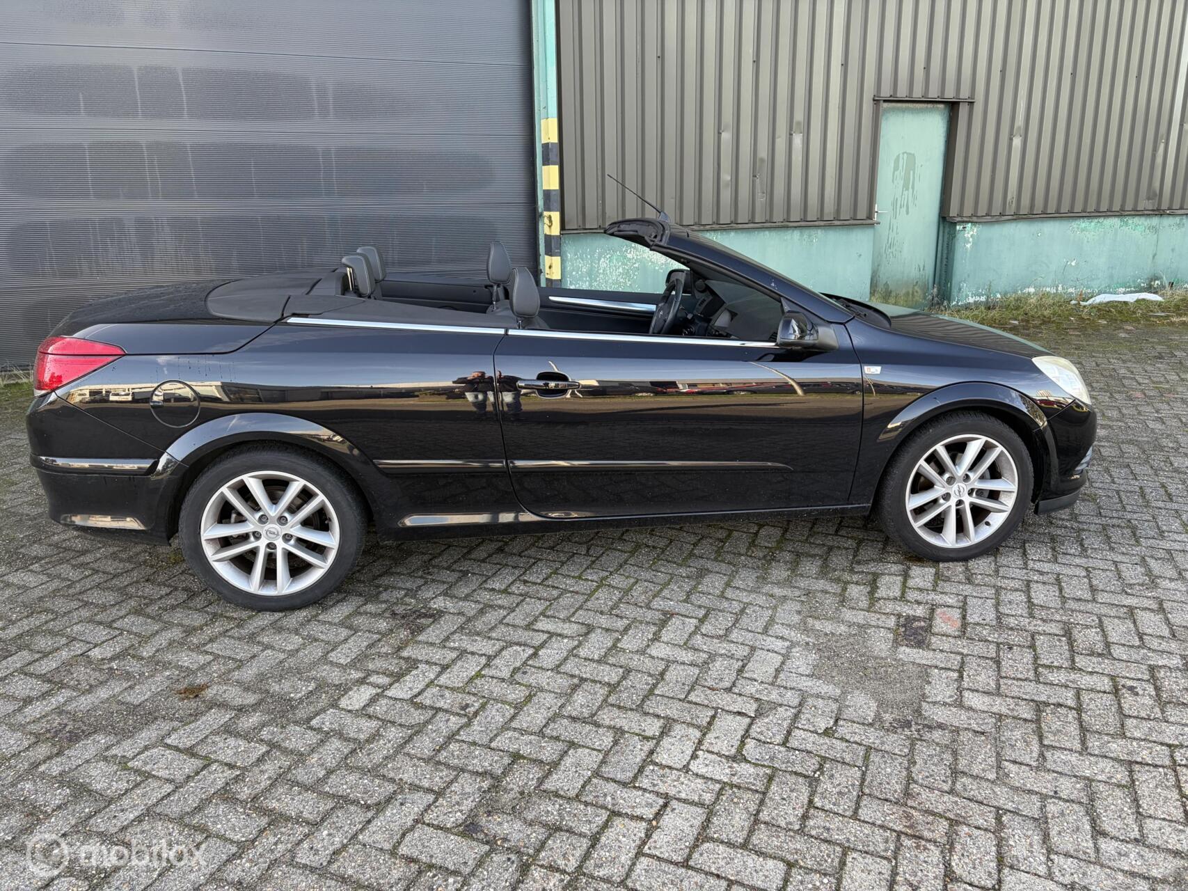 Foto van Opel Astra Twin Top